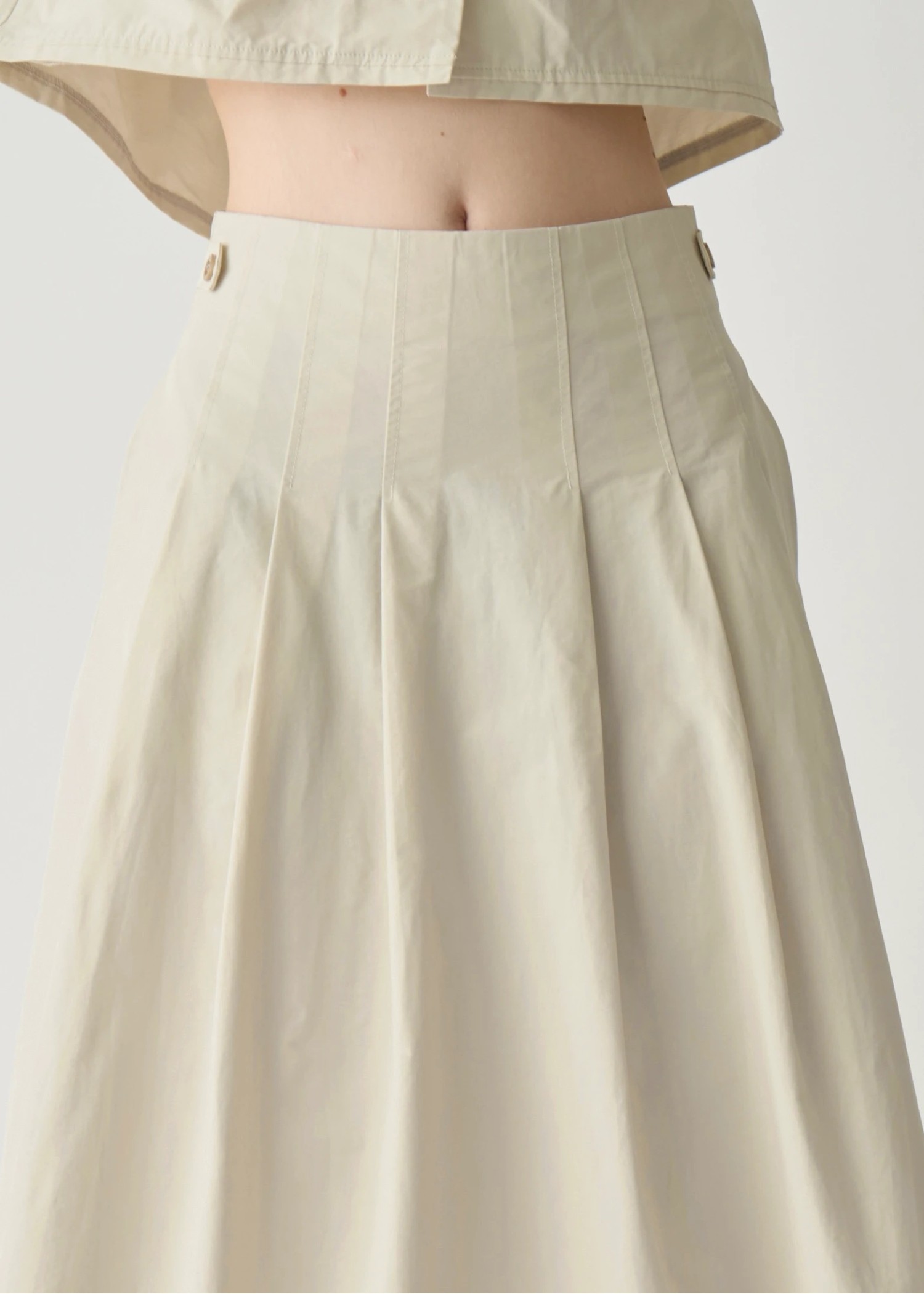 side button radially pleats SK