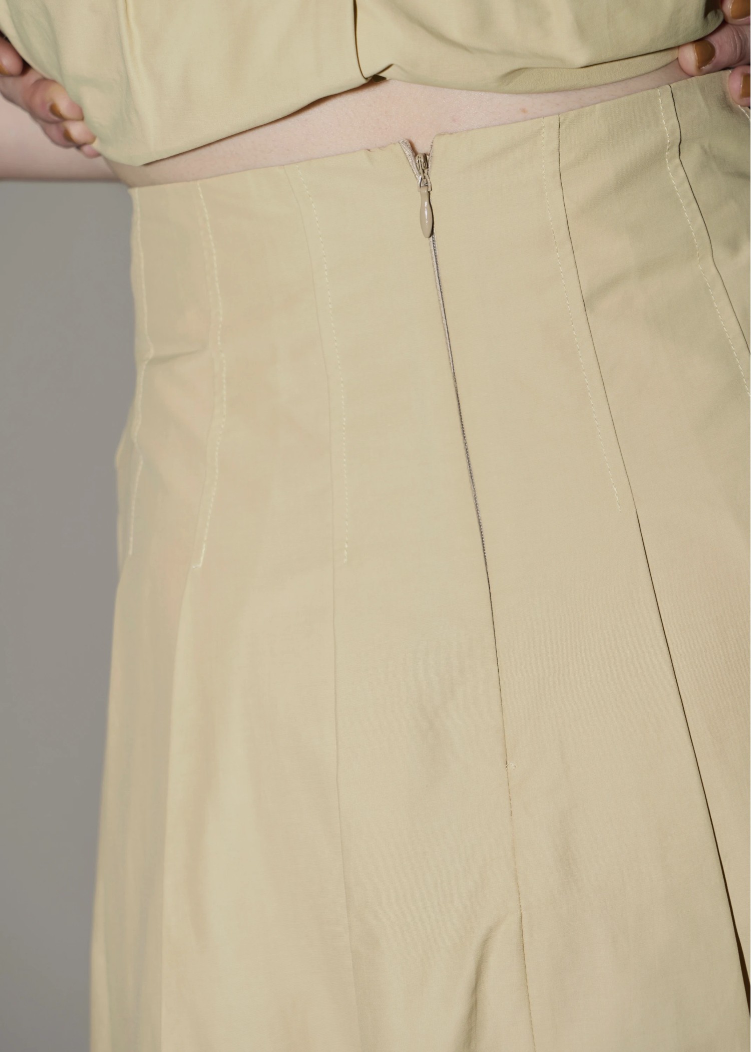 side button radially pleats SK