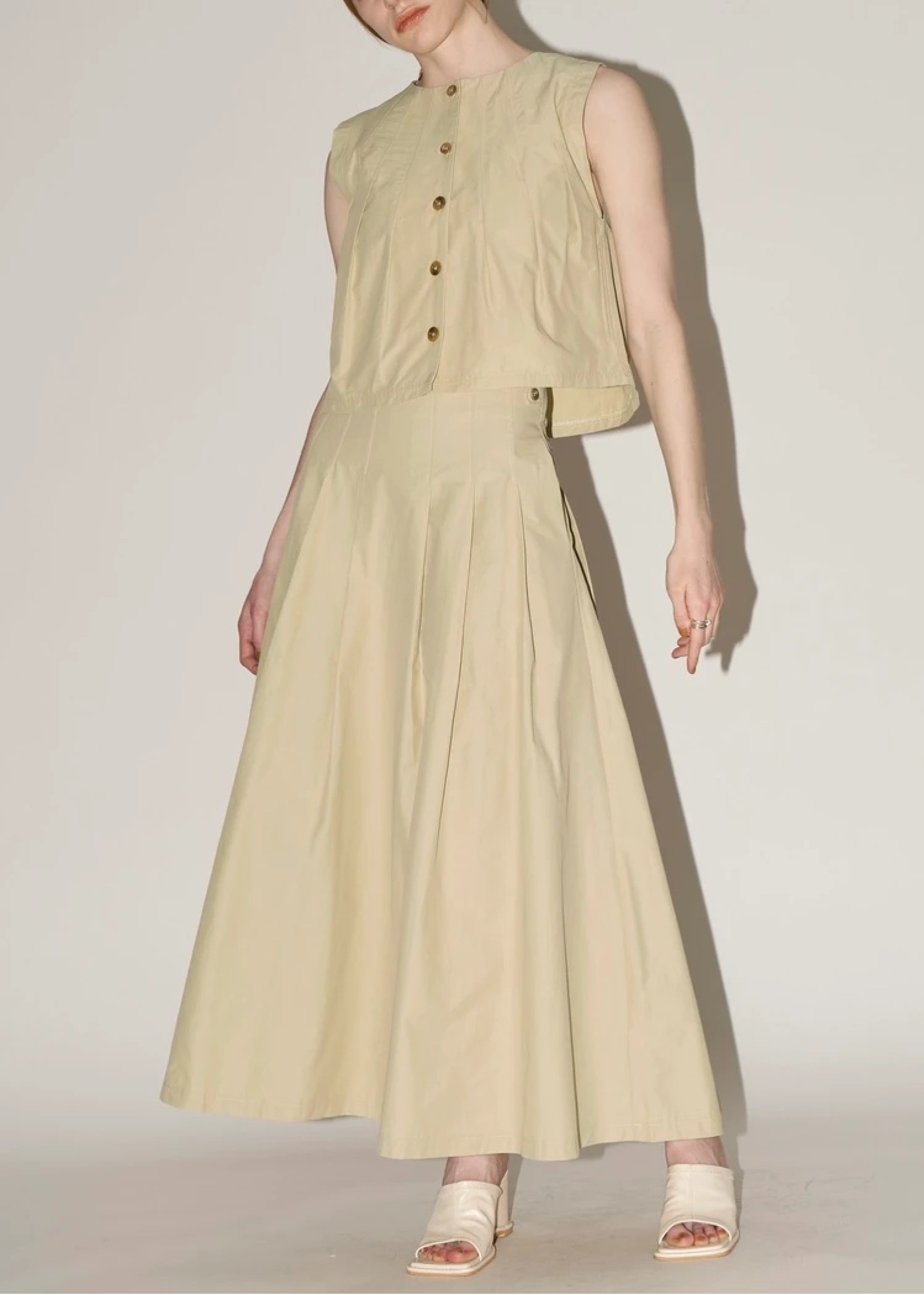 side button radially pleats SK