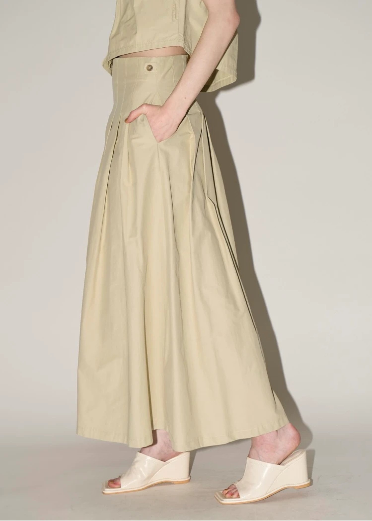 side button radially pleats SK