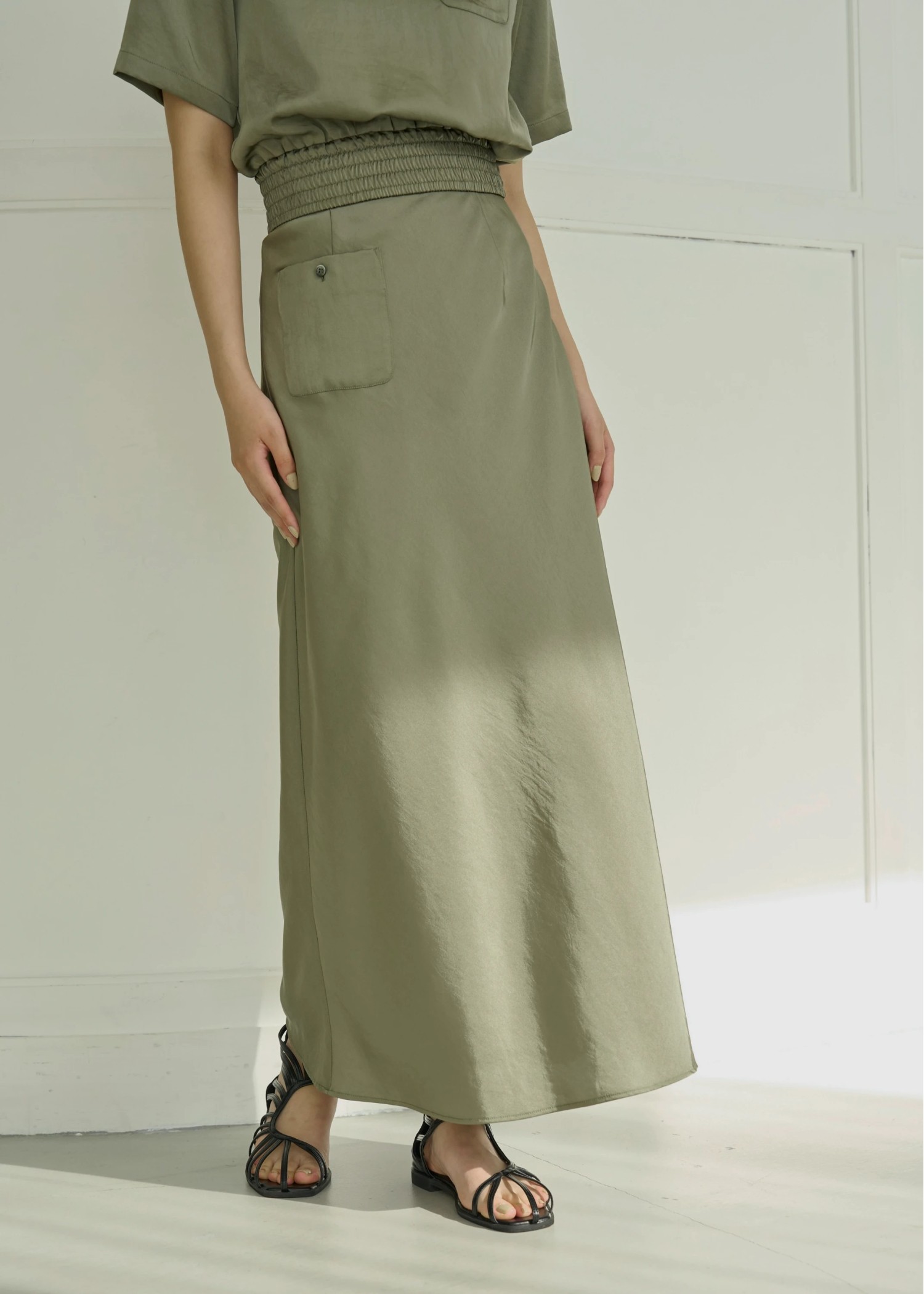 mat satin patch pocket mermaid SK