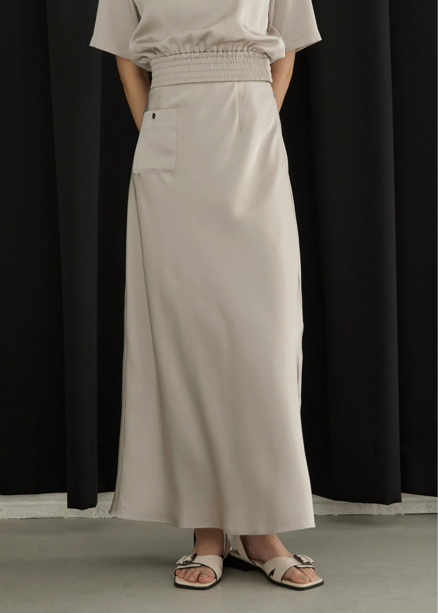 mat satin patch pocket mermaid SK