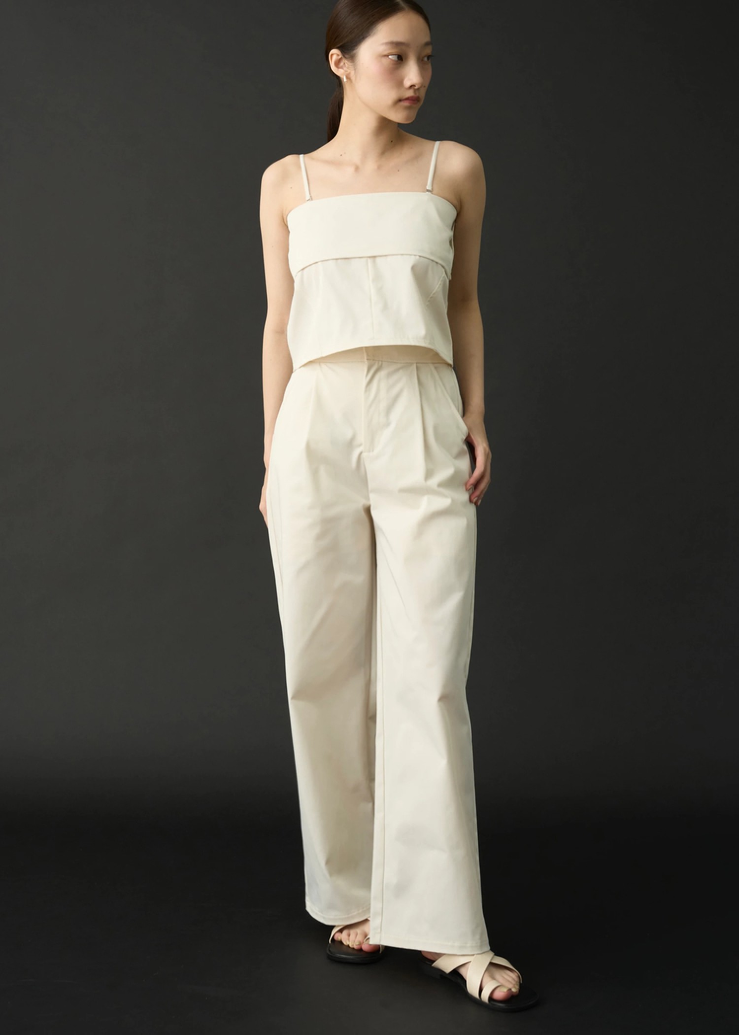 flutter bare tops & tuck pants SET UP