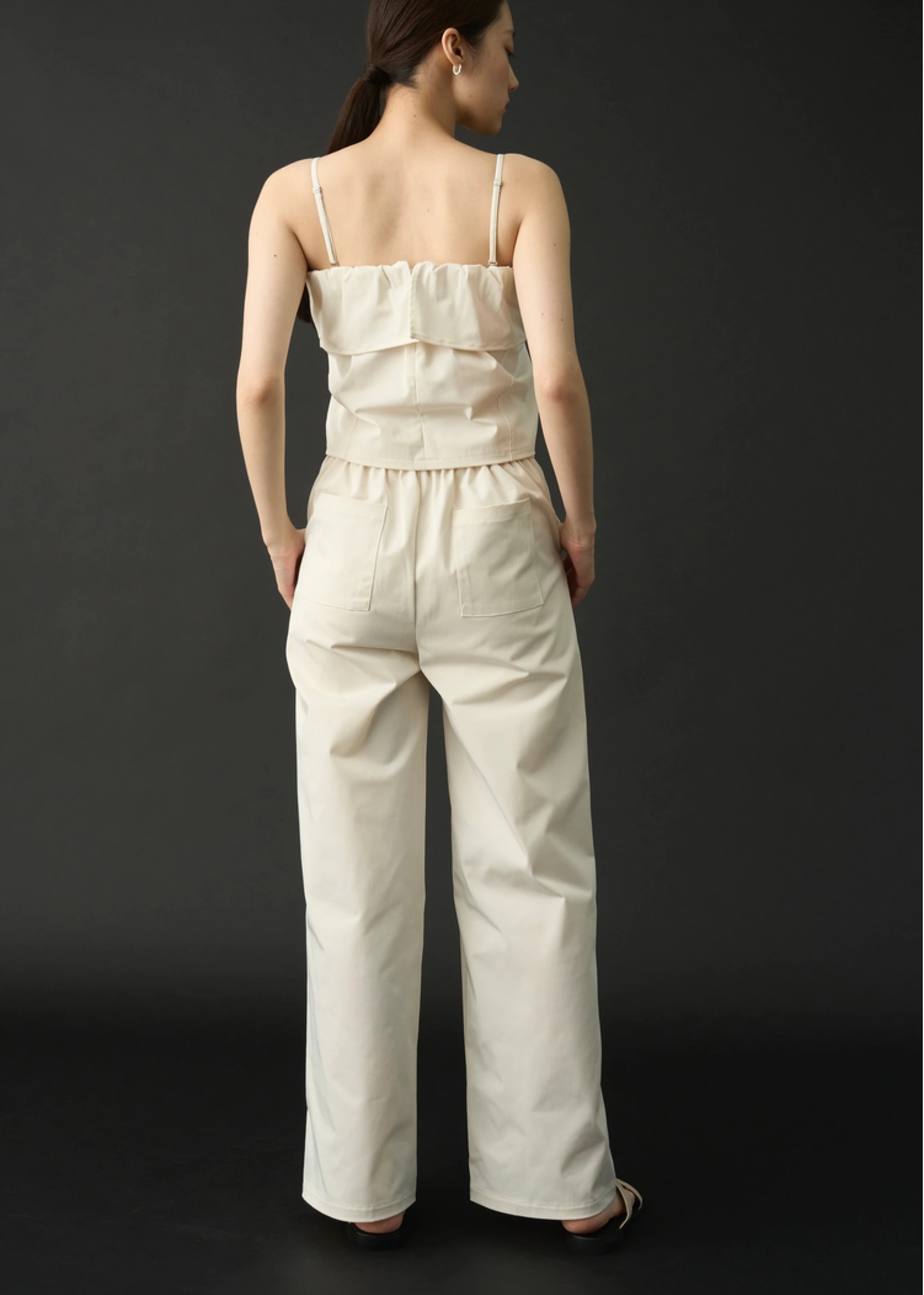 flutter bare tops & tuck pants SET UP