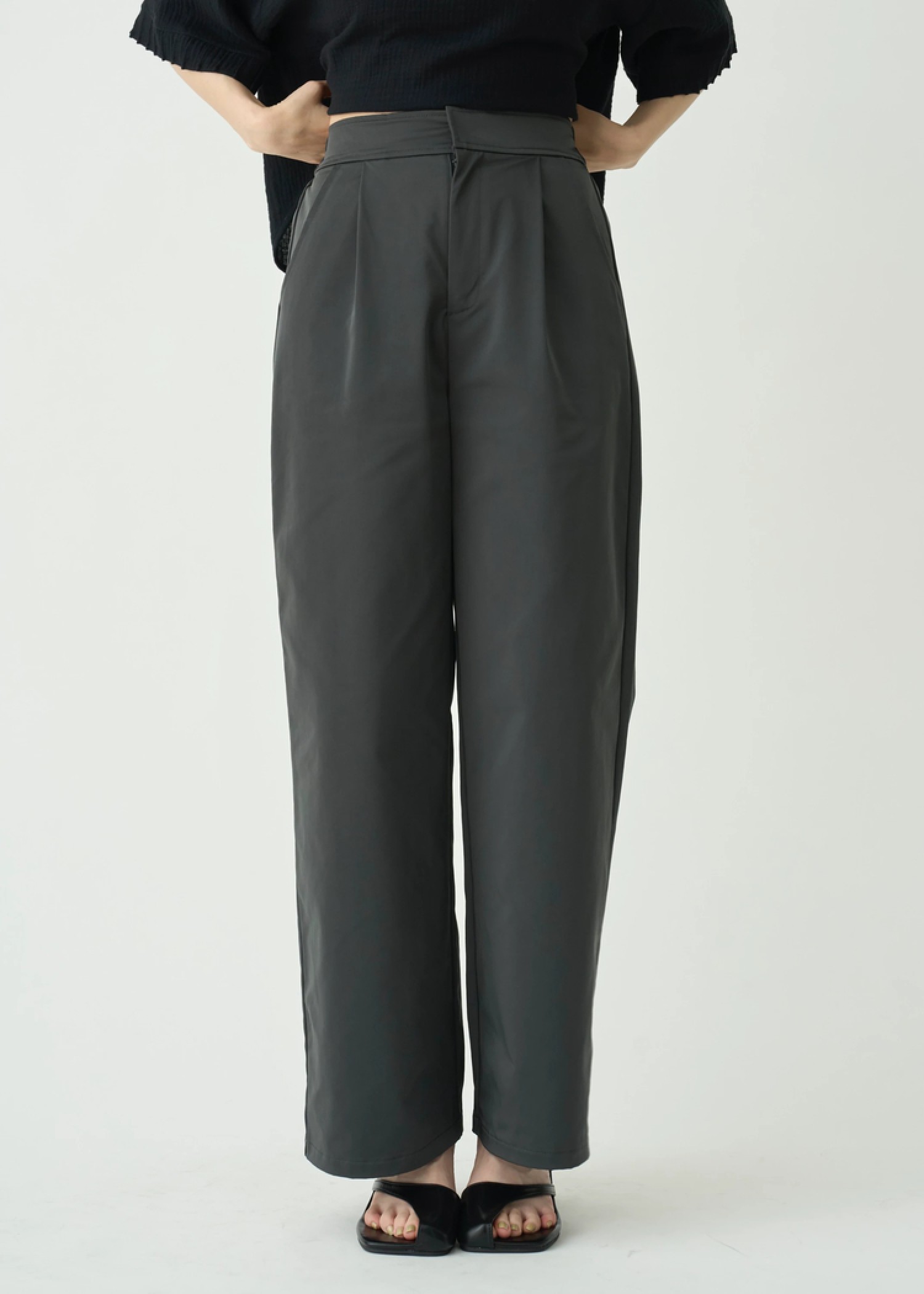 flutter bare tops & tuck pants SET UP