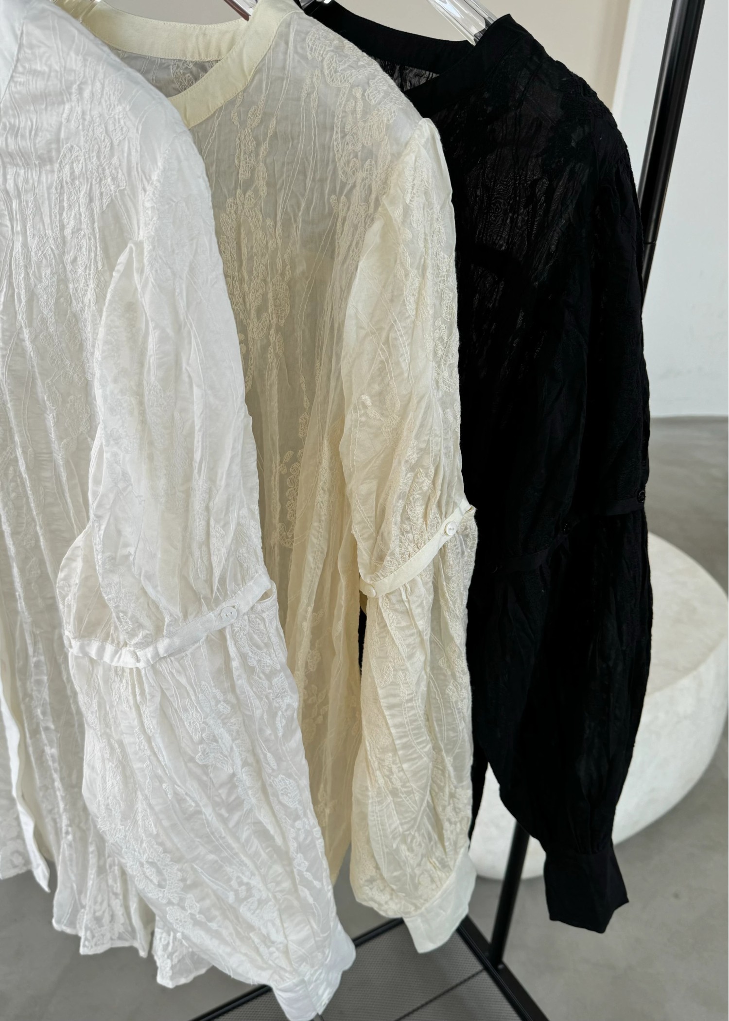 wrinkle embroidery removable sleeve BL