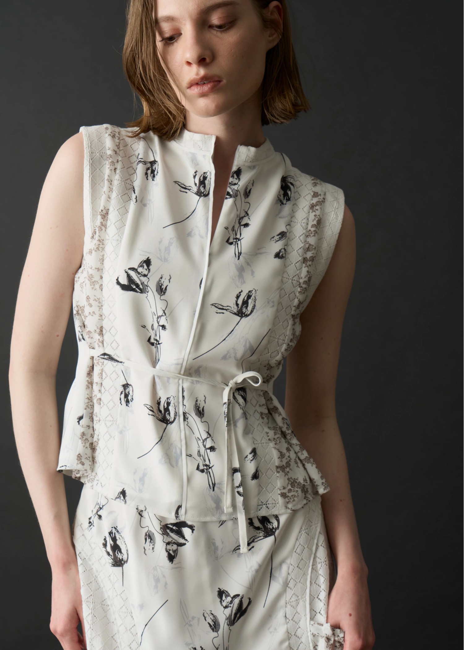 patchwork lace no sleeve BL