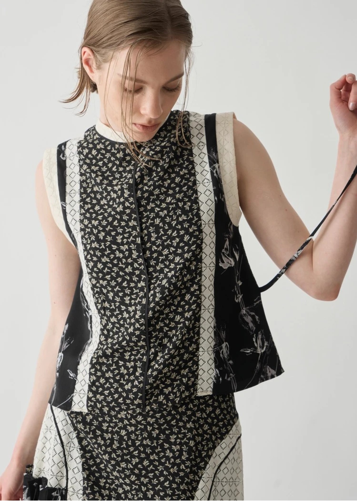 patchwork lace no sleeve BL