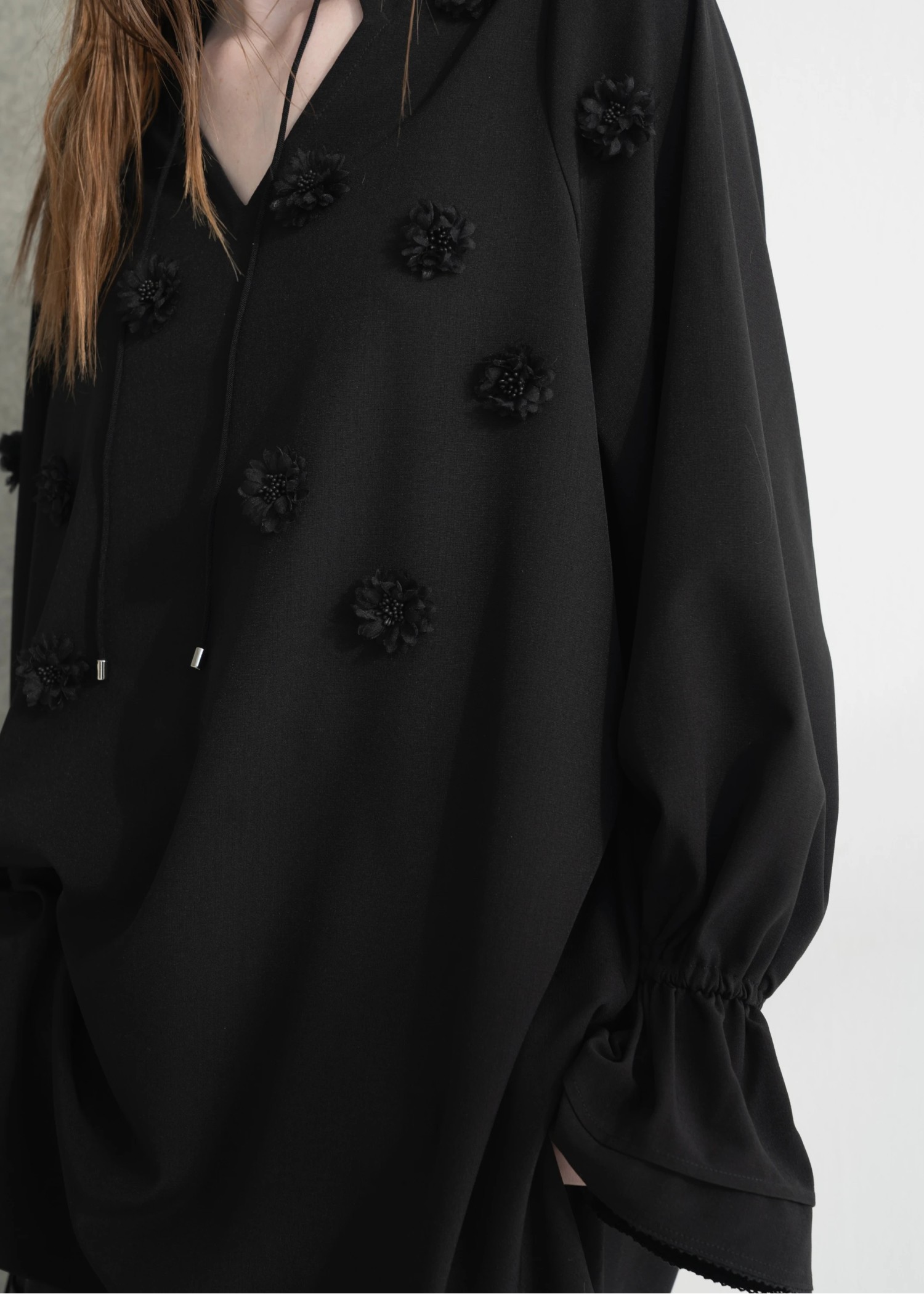 volume sleeve flower motif tunic BL