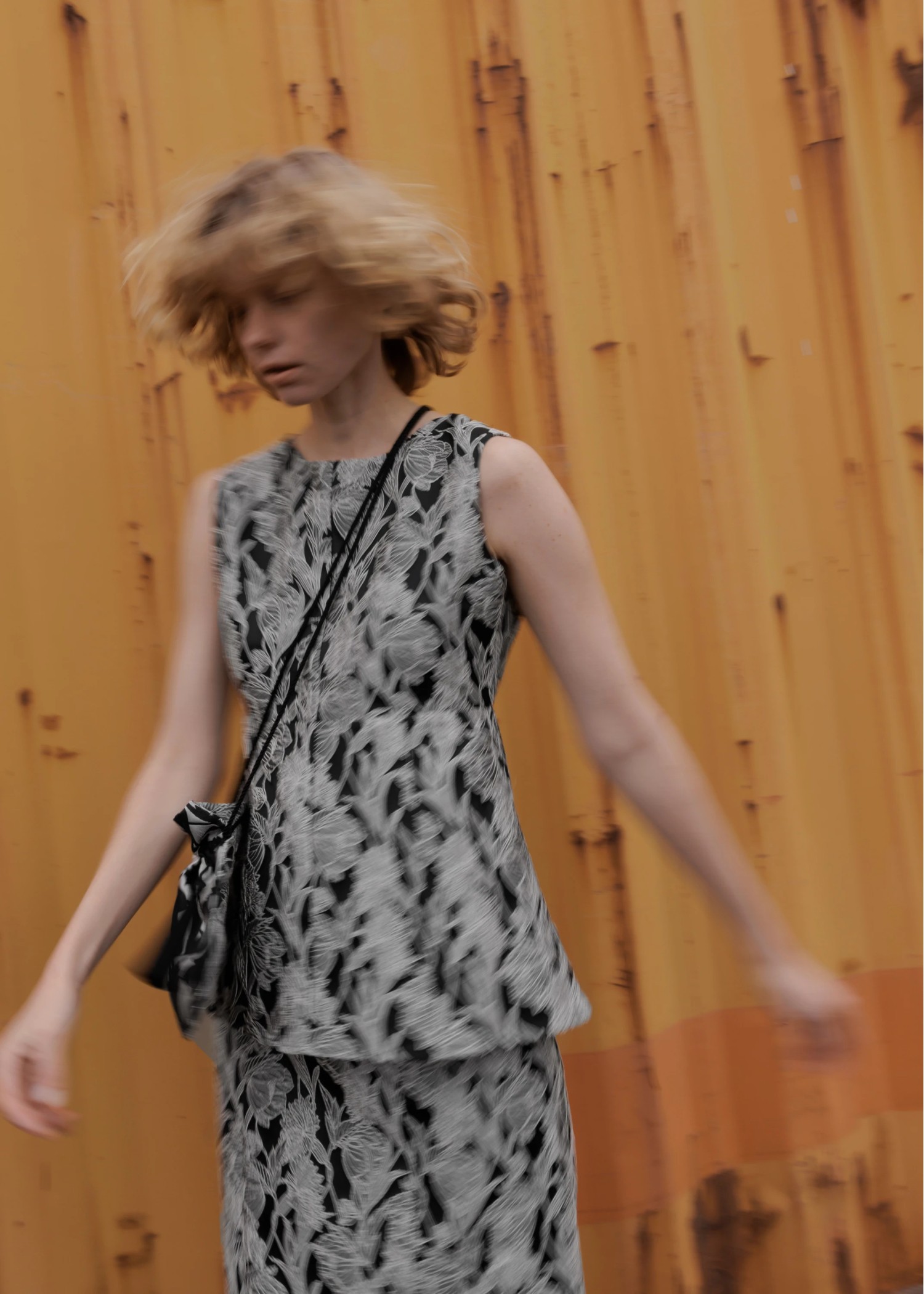 monotone jacquard no sleeve peplum TOPS