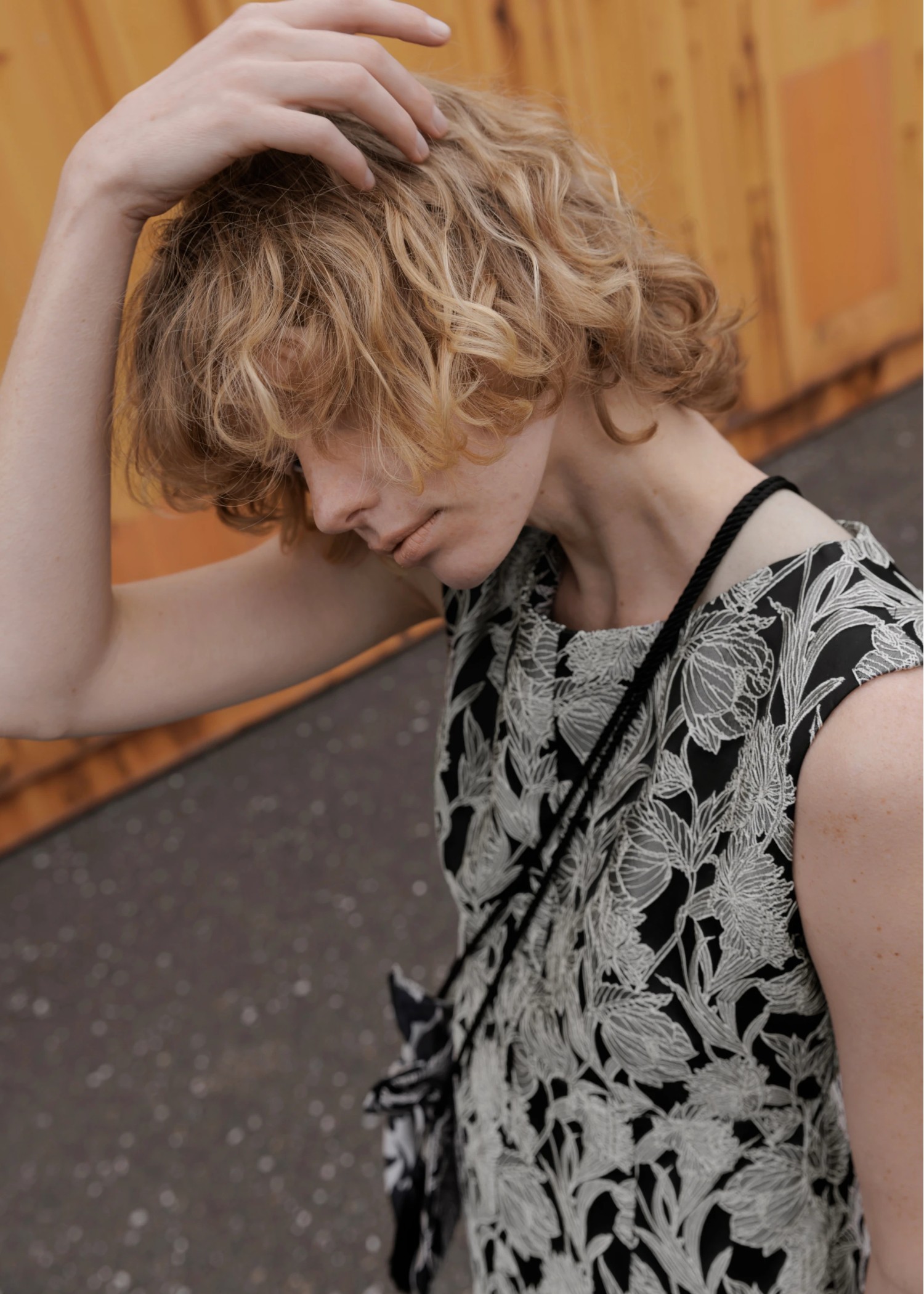 monotone jacquard no sleeve peplum TOPS