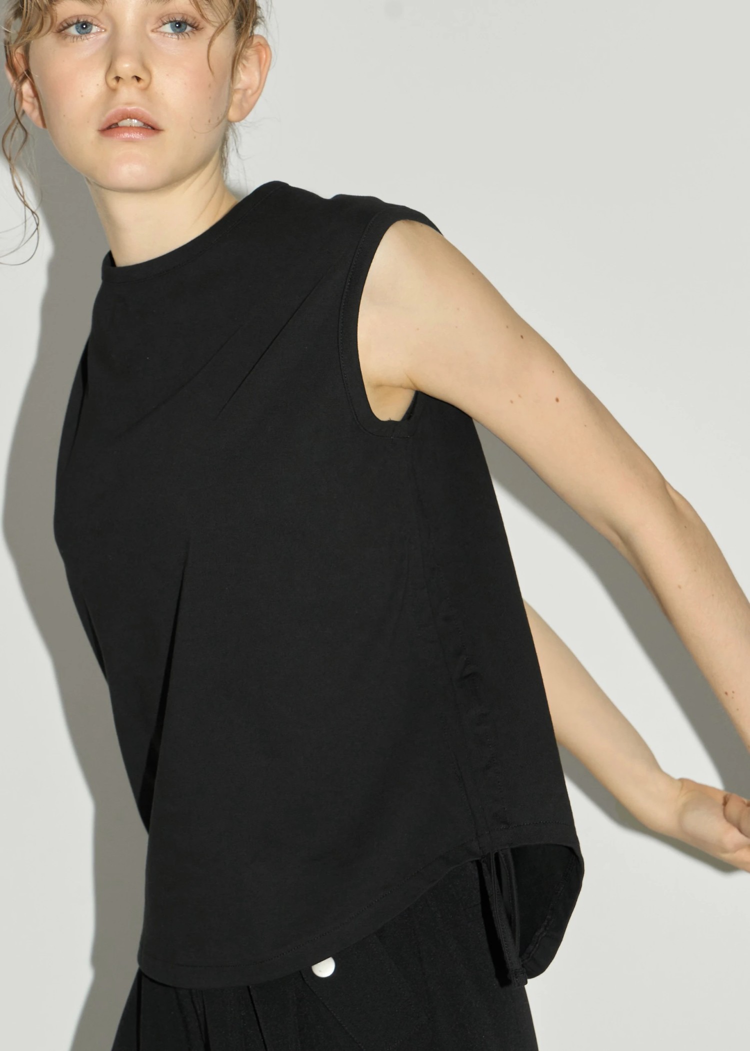 side drawstring irregular hem tank