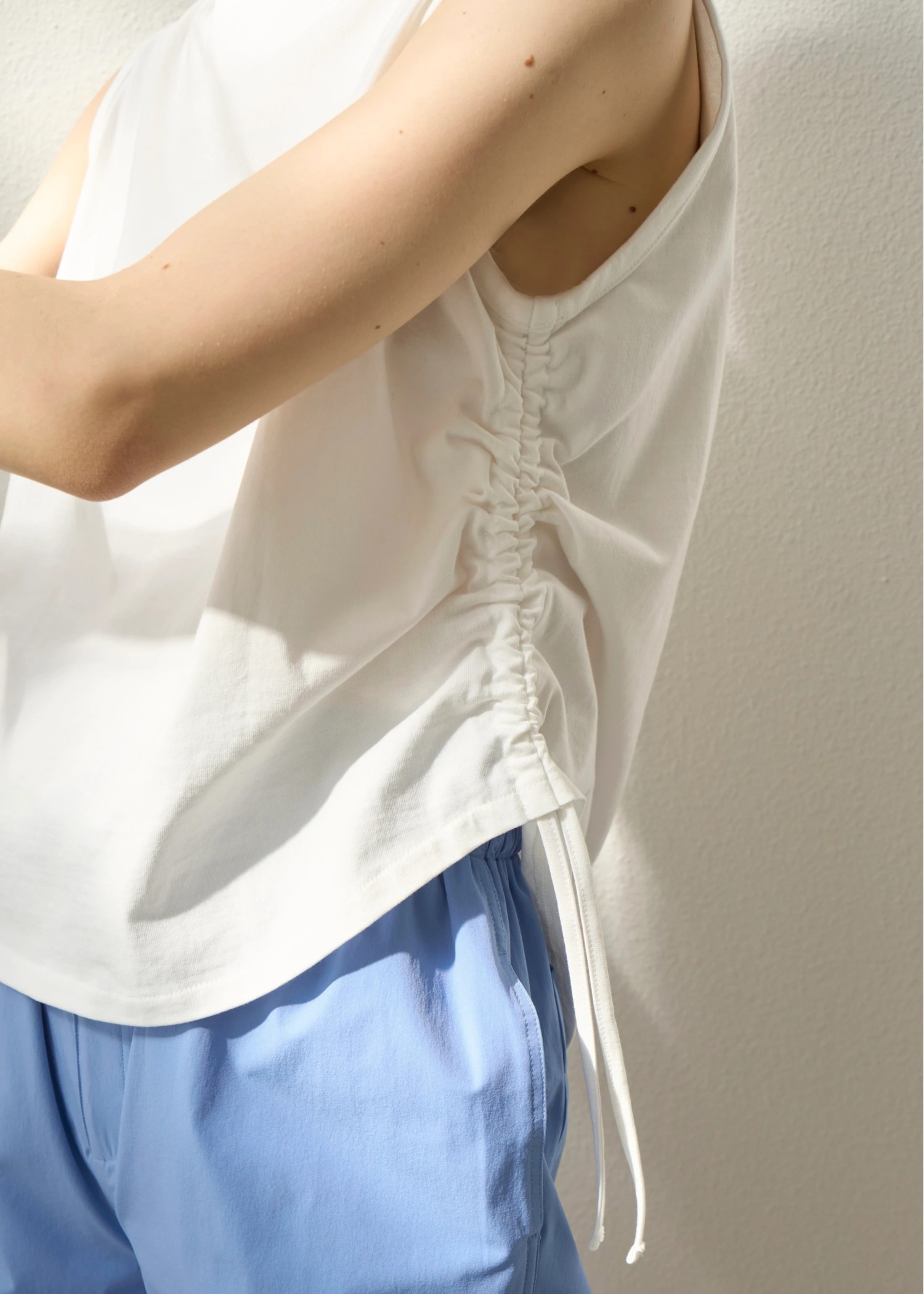 side drawstring irregular hem tank