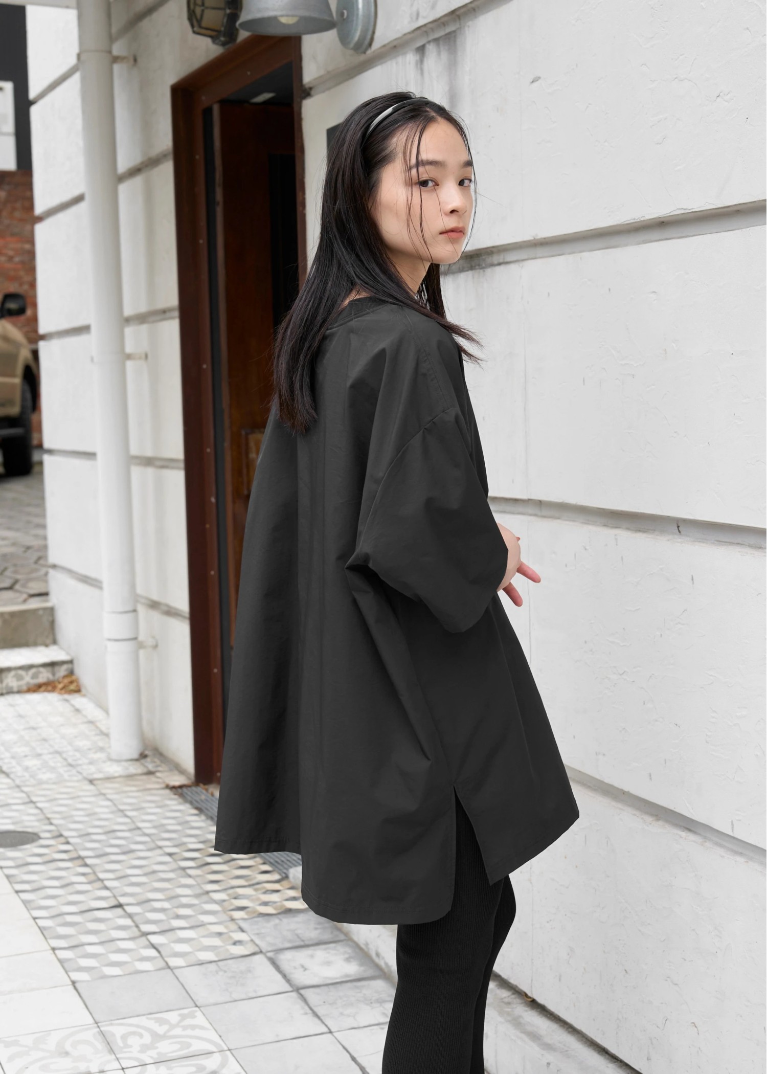 selectable size chest pocket woven T-shirt