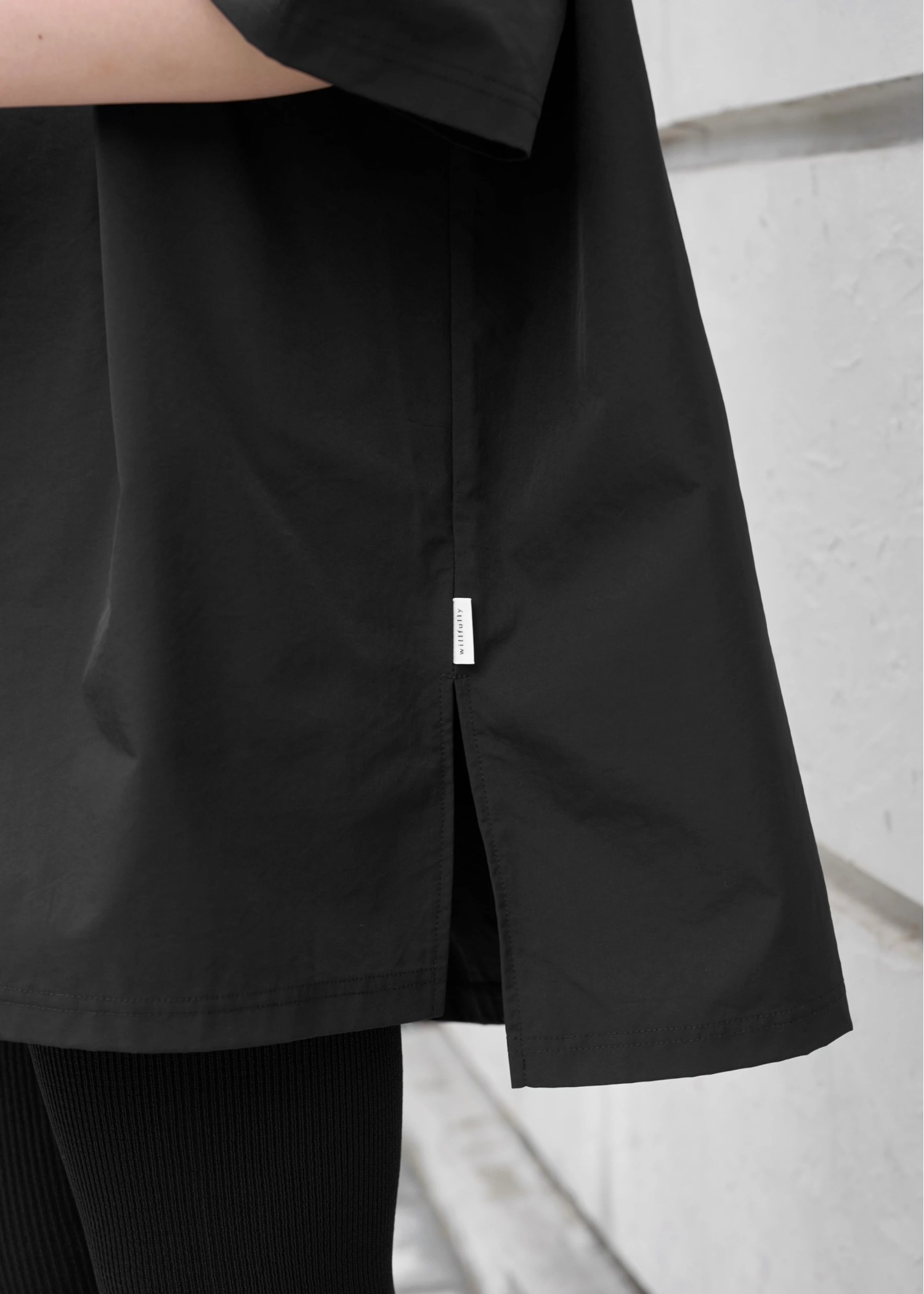 selectable size chest pocket woven T-shirt