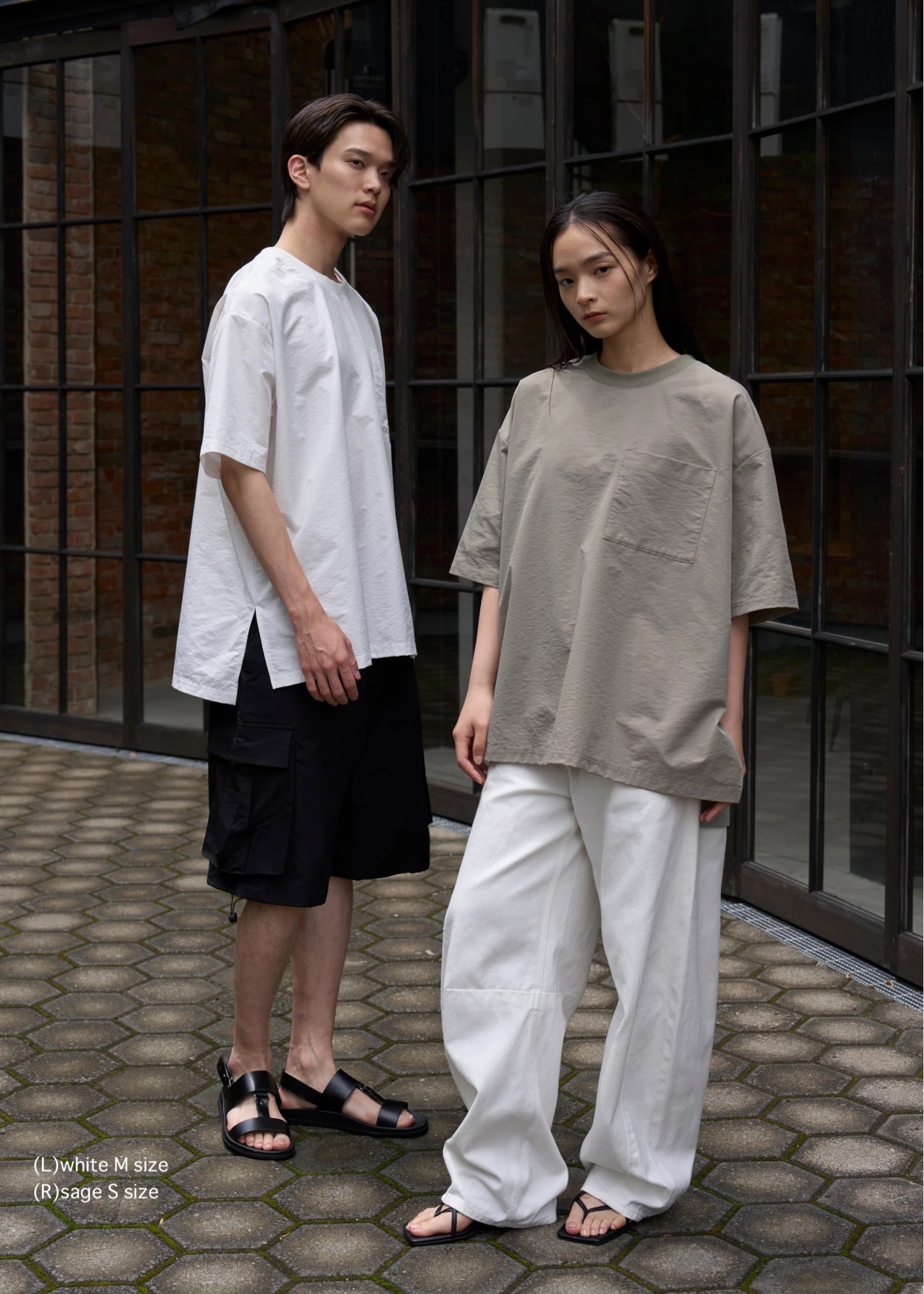 selectable size chest pocket woven T-shirt