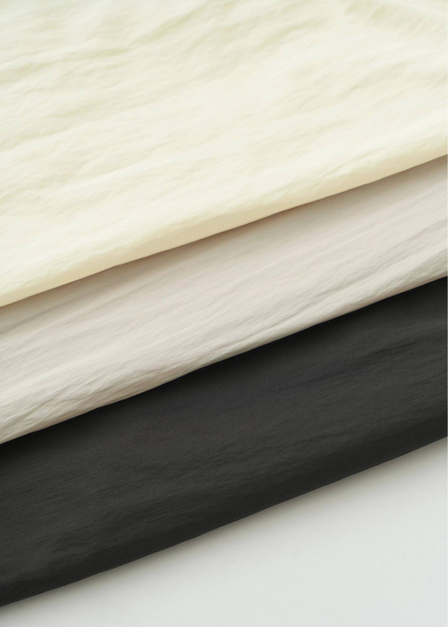 volume gather half sleeve zip BL