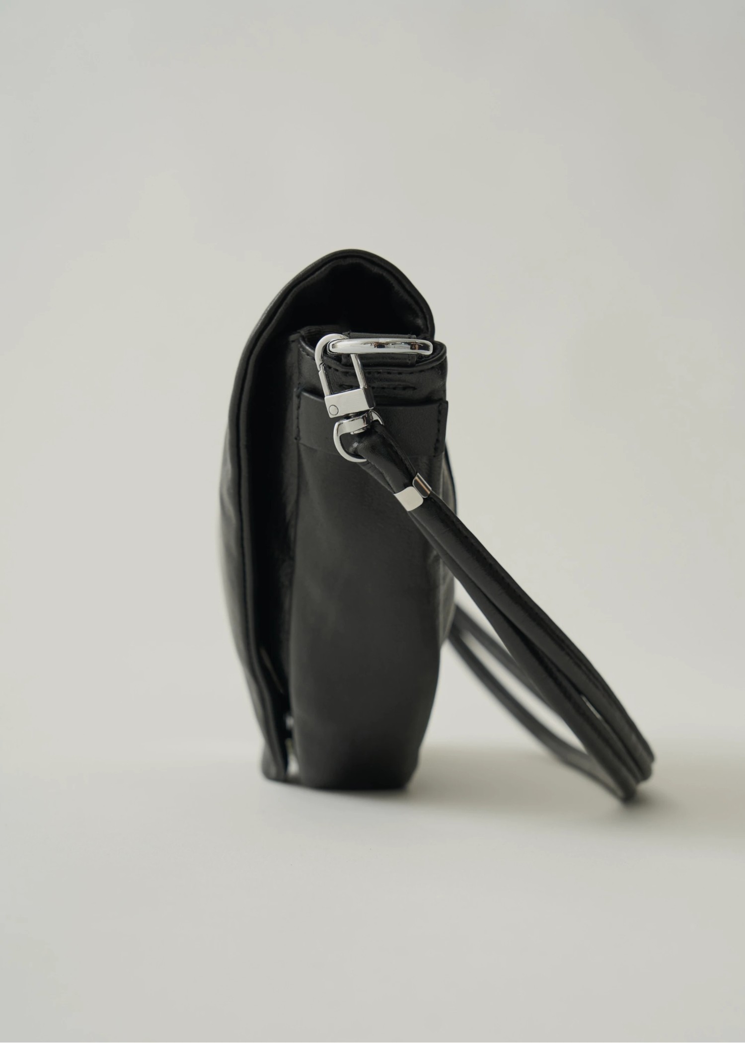 triangle real leather bag "SIERRA"