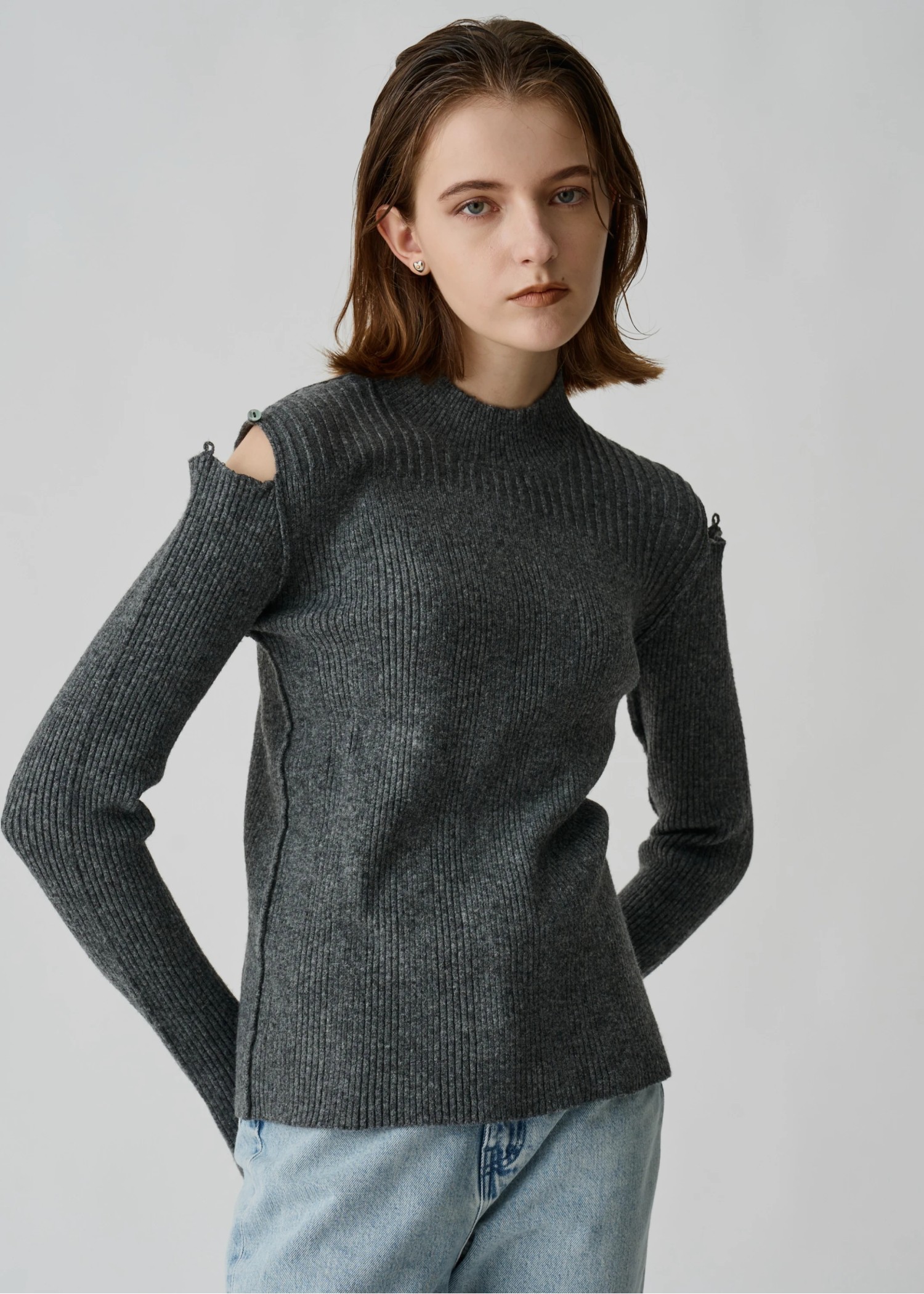 shoulder notch finger hole rib knit