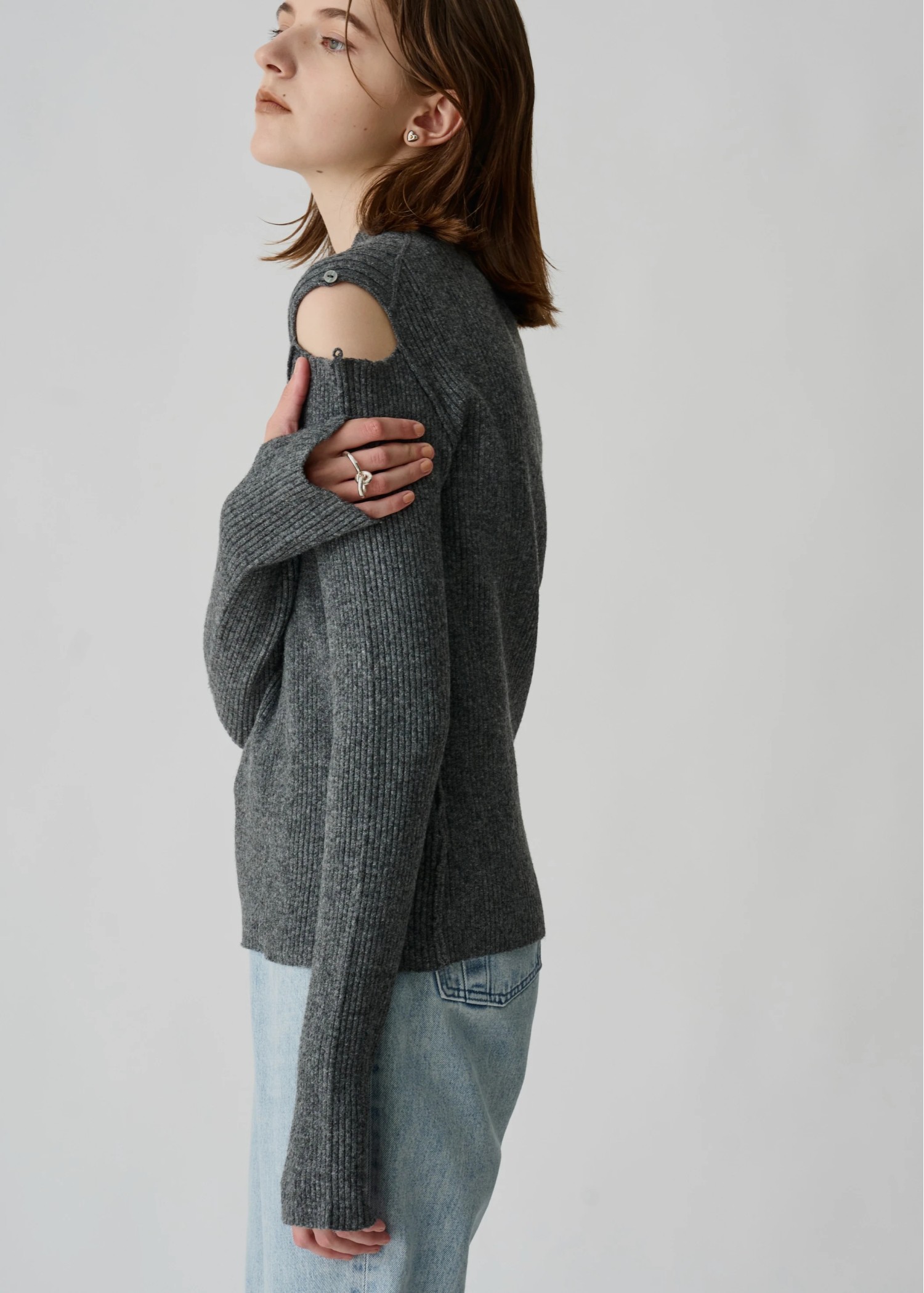 shoulder notch finger hole rib knit