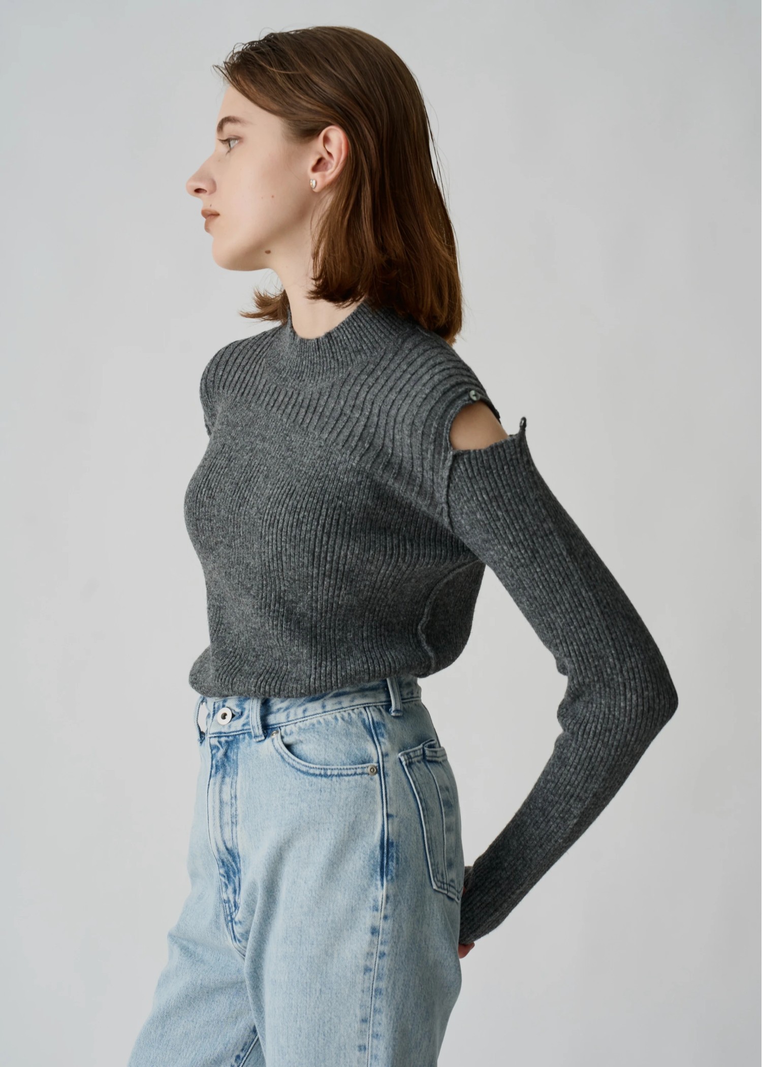 shoulder notch finger hole rib knit