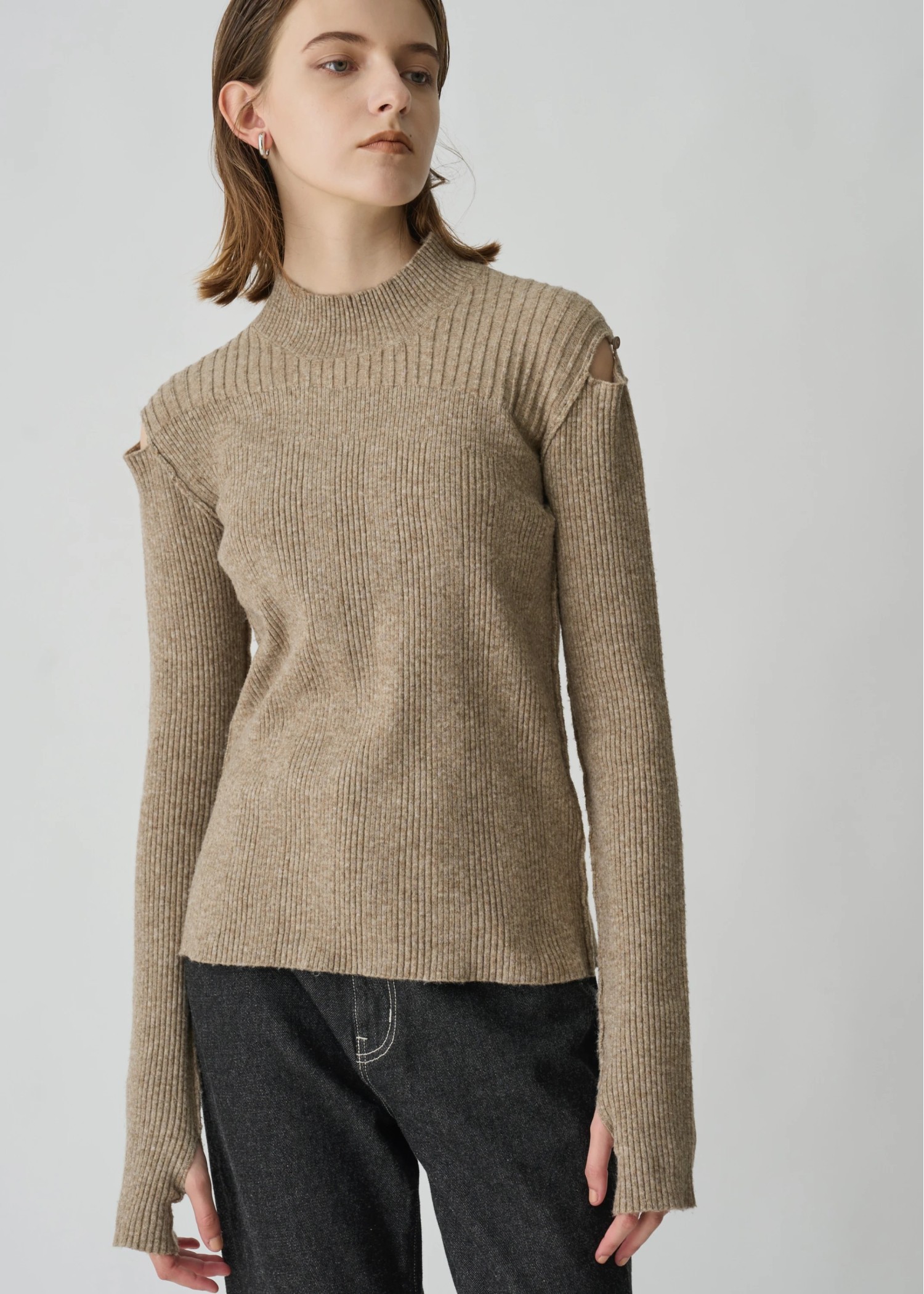 shoulder notch finger hole rib knit