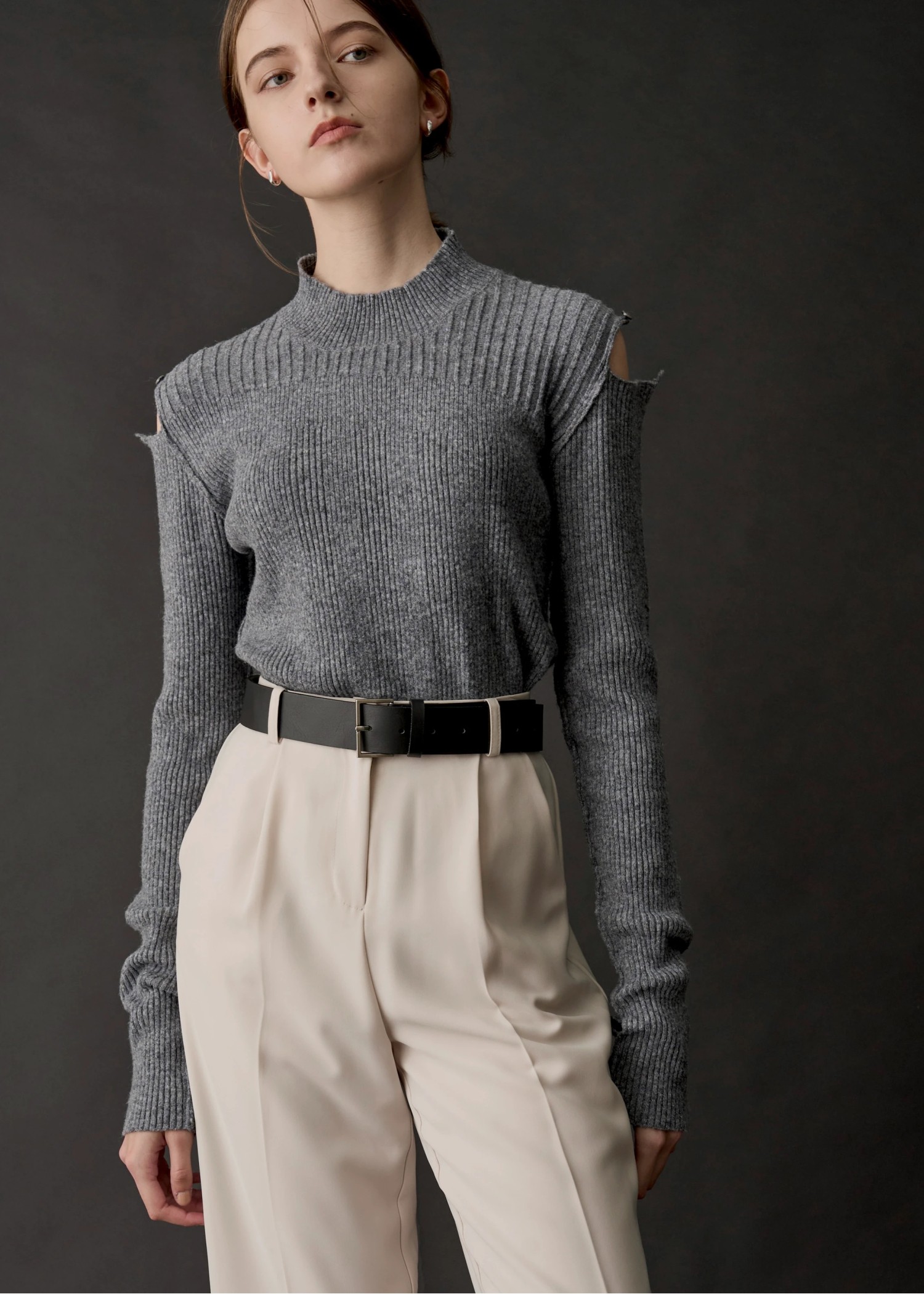 shoulder notch finger hole rib knit