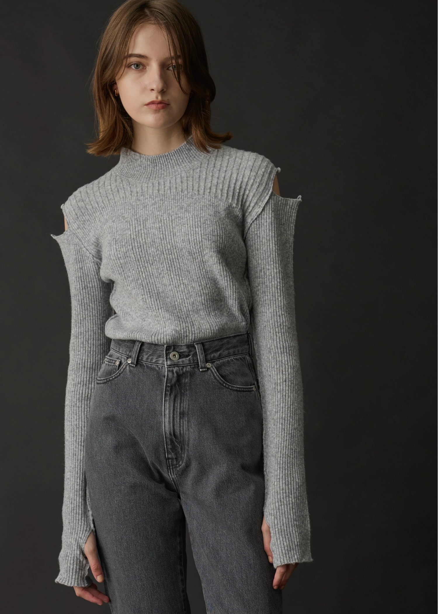 shoulder notch finger hole rib knit