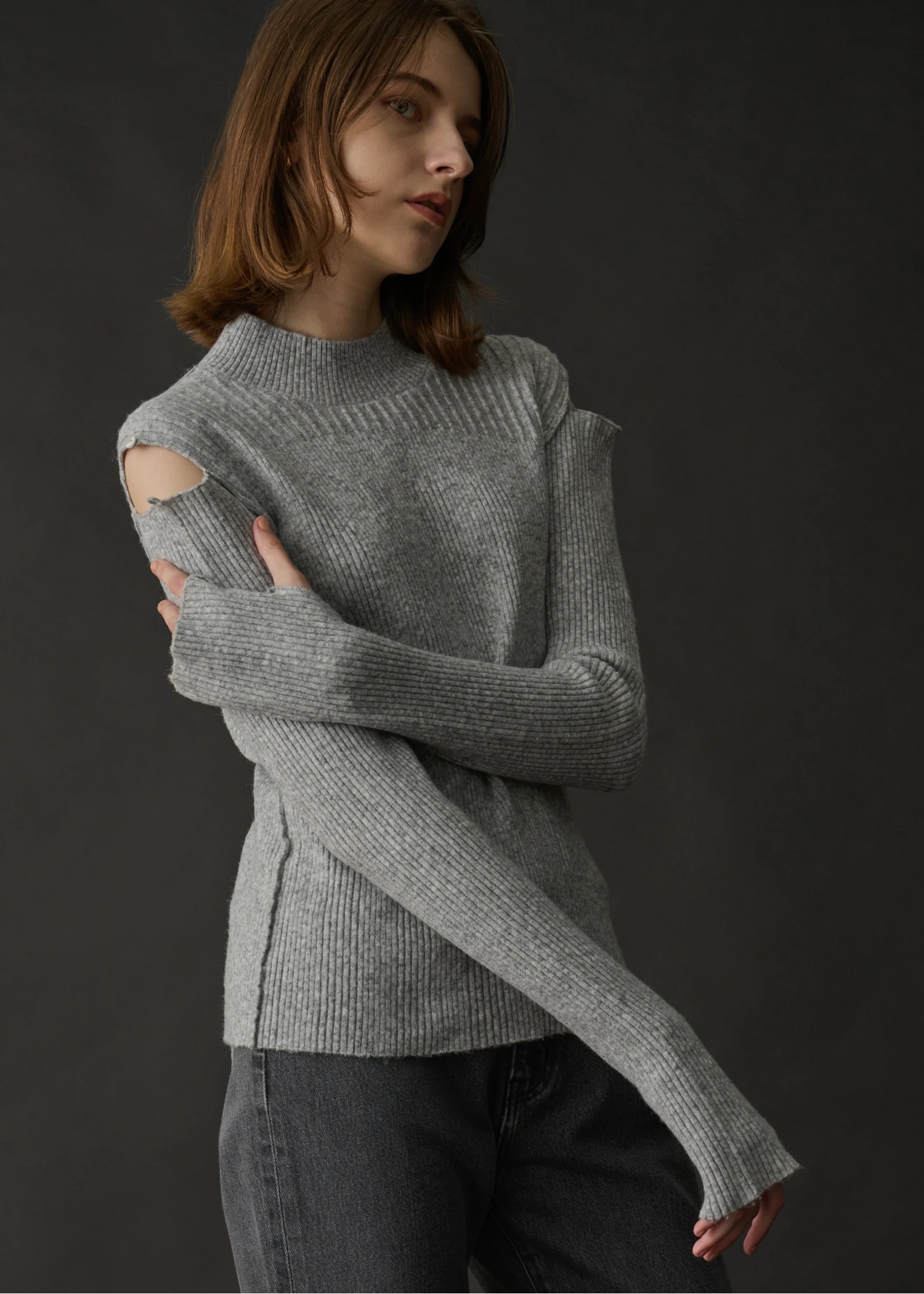 shoulder notch finger hole rib knit