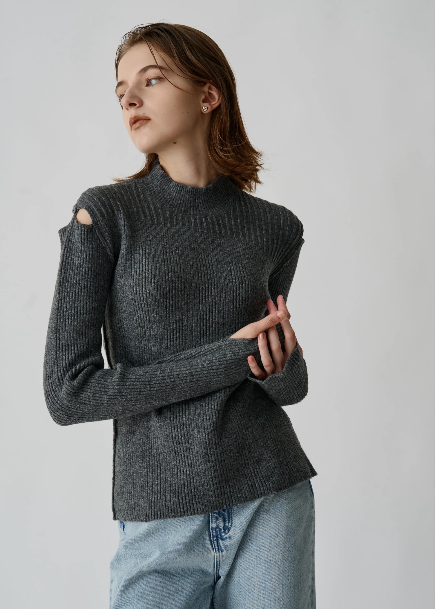 shoulder notch finger hole rib knit