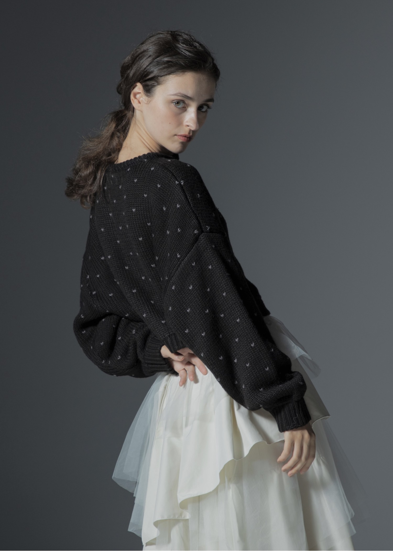 heart dot jacquard reversible cropped knit cardigan