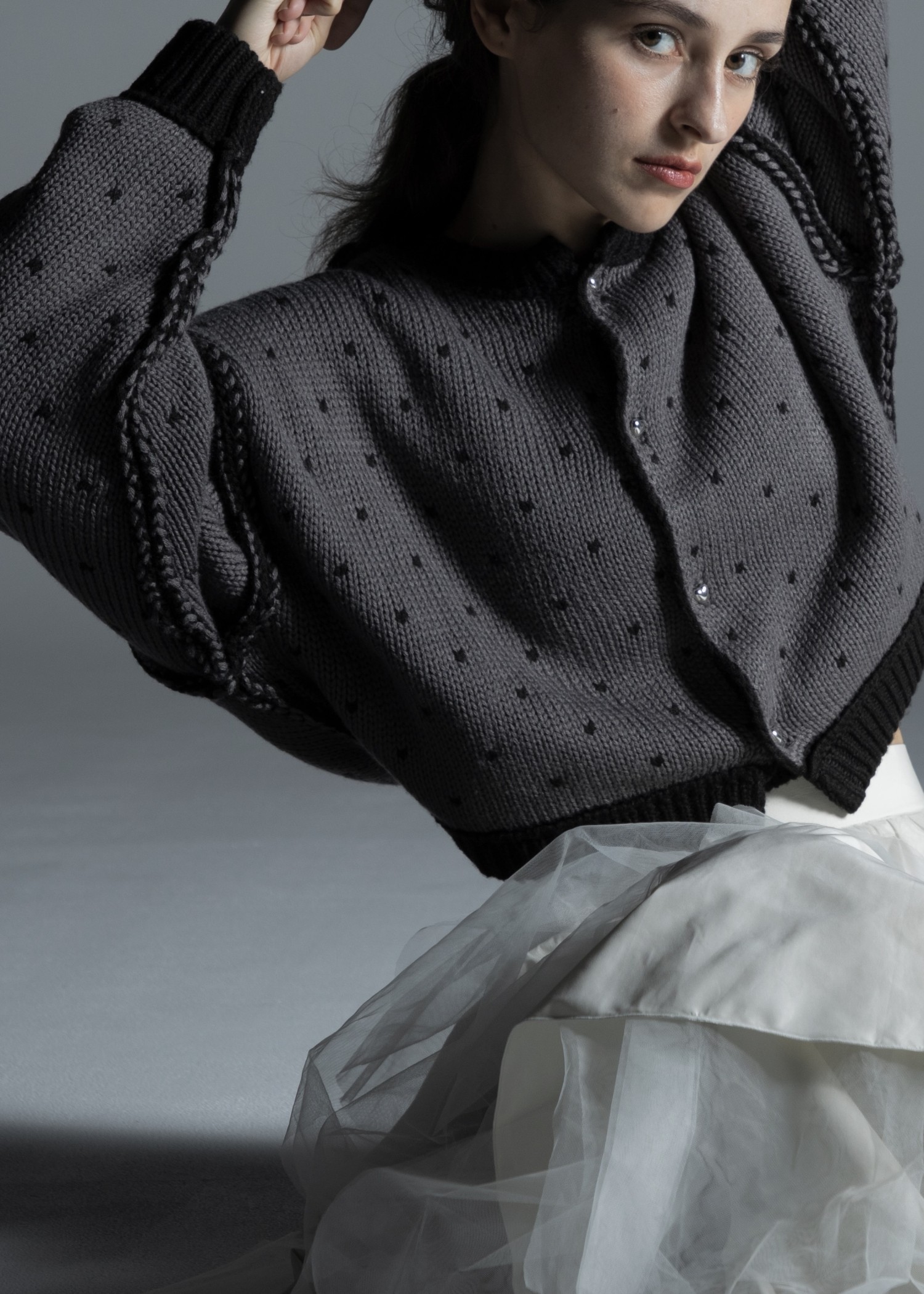 heart dot jacquard reversible cropped knit cardigan