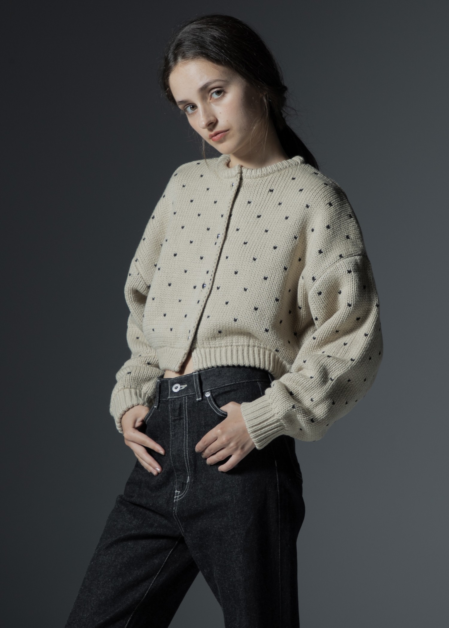 heart dot jacquard reversible cropped knit cardigan