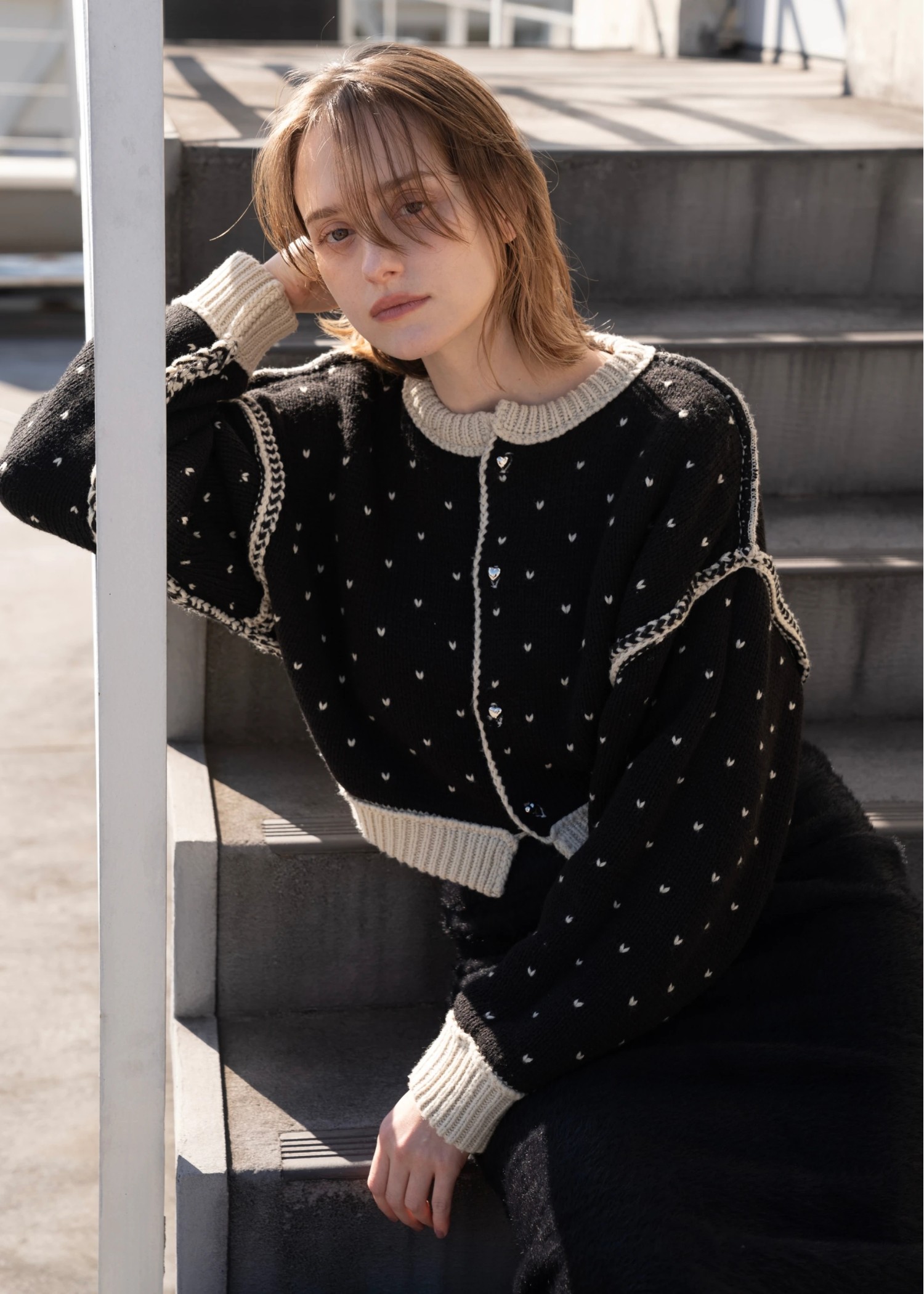 heart dot jacquard reversible cropped knit cardigan