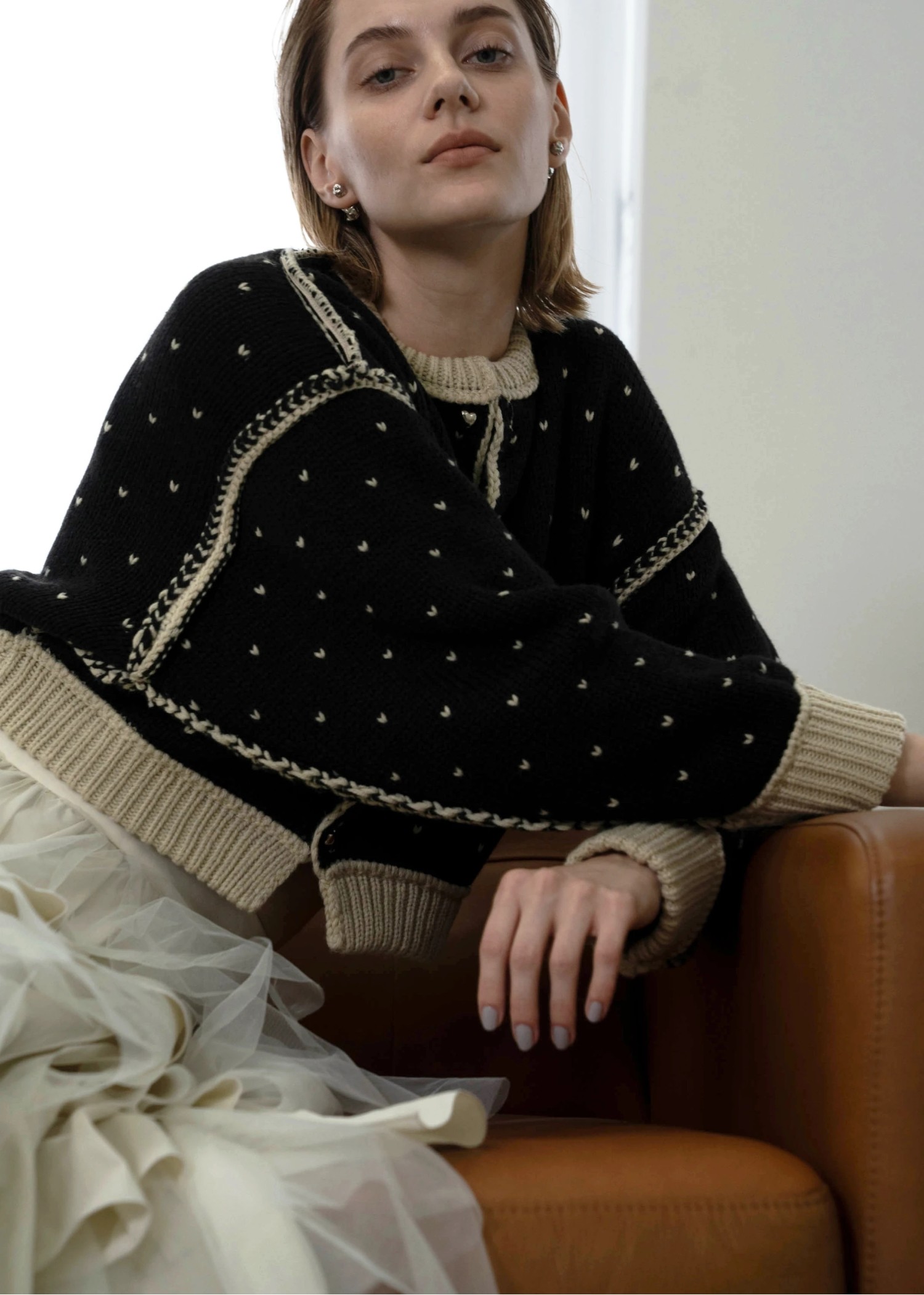 heart dot jacquard reversible cropped knit cardigan