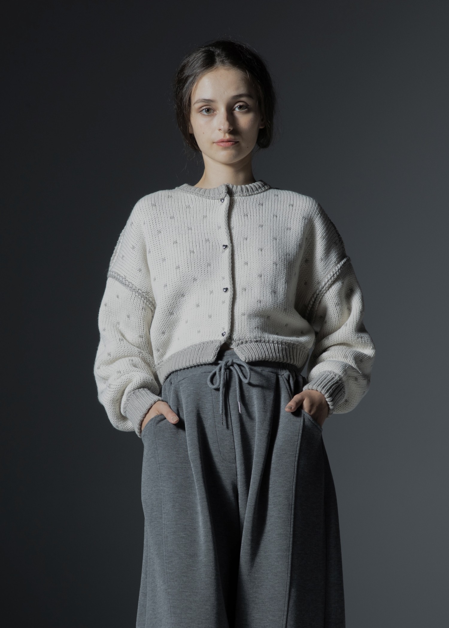 heart dot jacquard reversible cropped knit cardigan