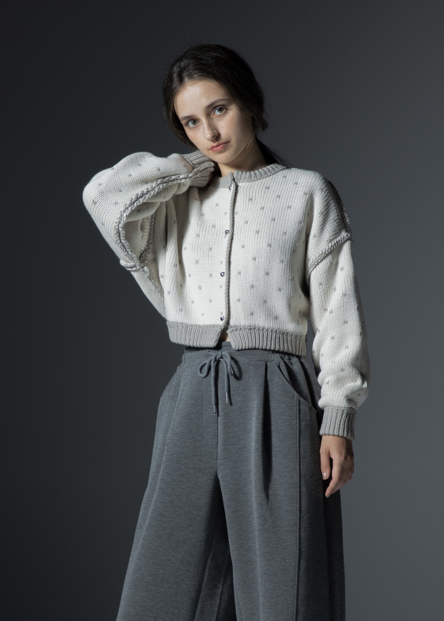 heart dot jacquard reversible cropped knit cardigan