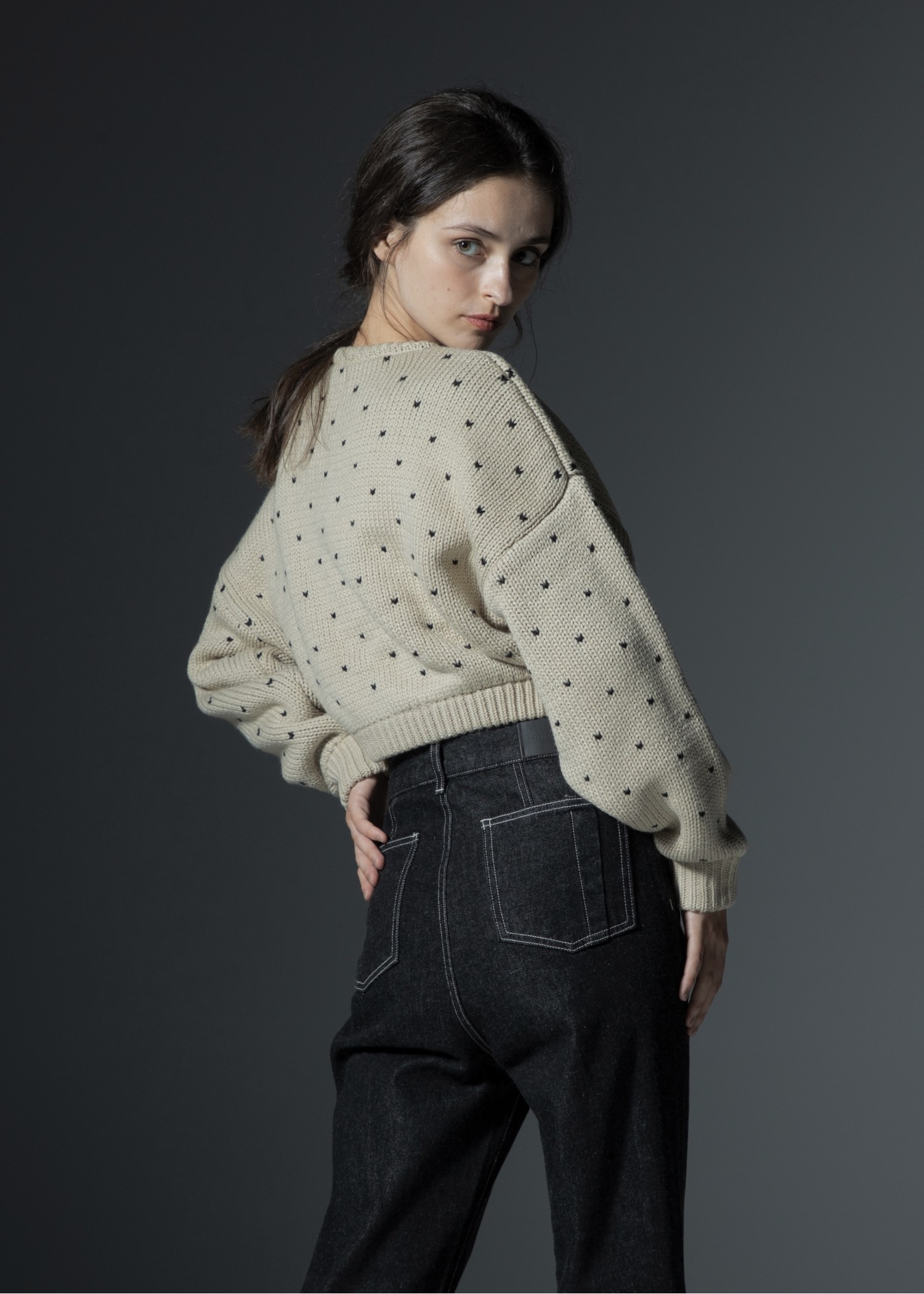 heart dot jacquard reversible cropped knit cardigan