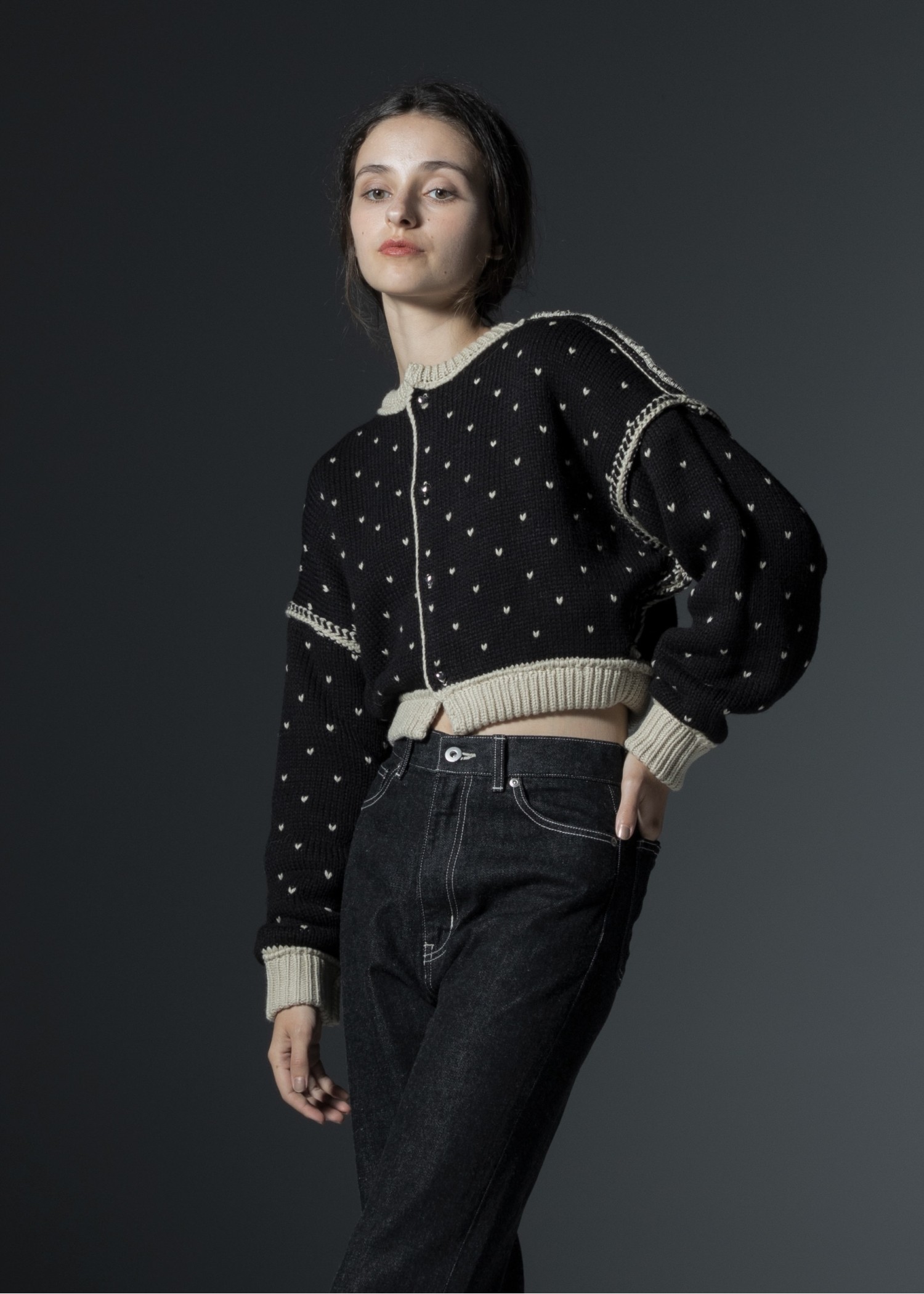 heart dot jacquard reversible cropped knit cardigan