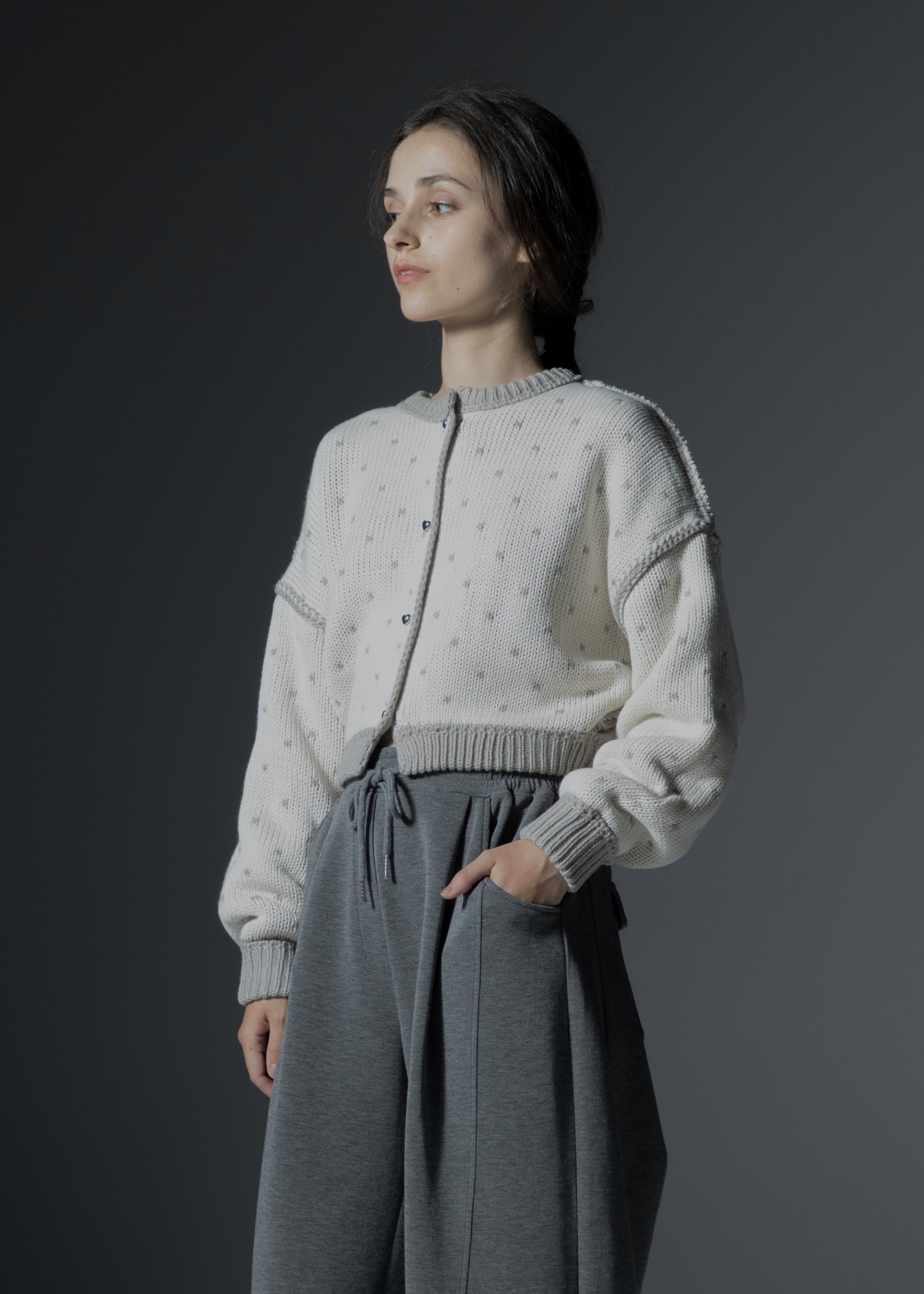 heart dot jacquard reversible cropped knit cardigan