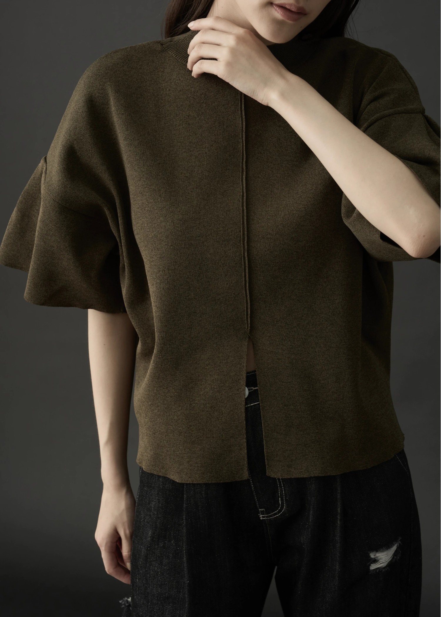 mockneck half sleeve tuck knit