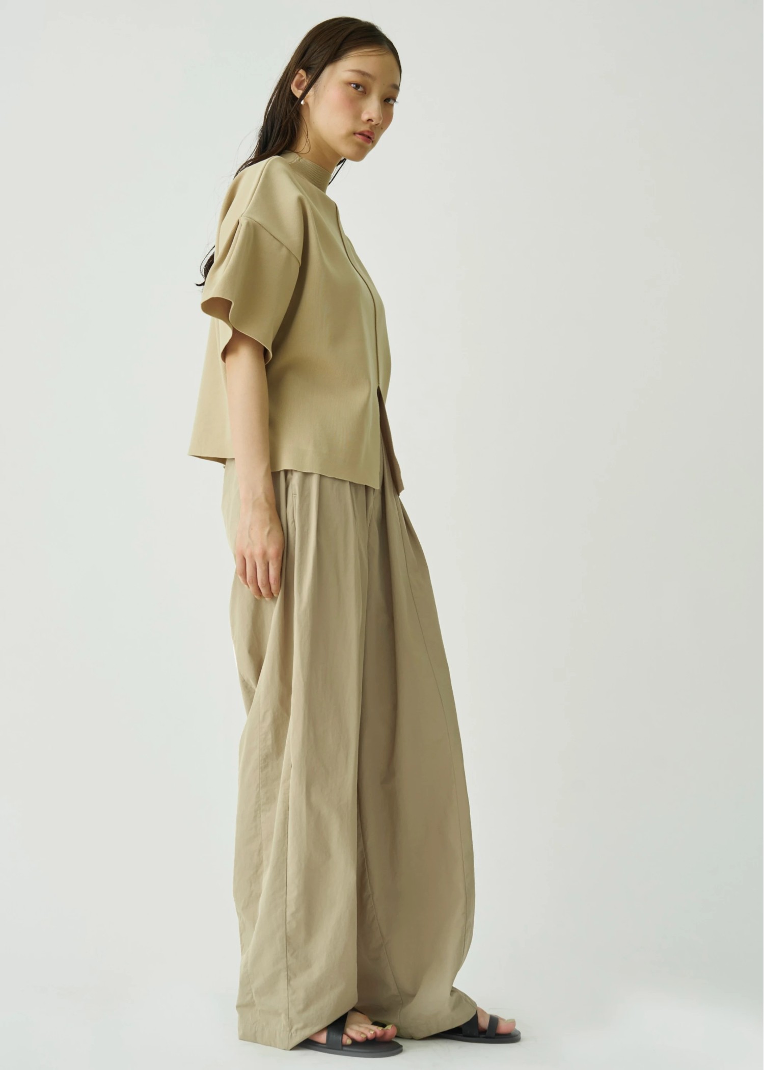 mockneck half sleeve tuck knit