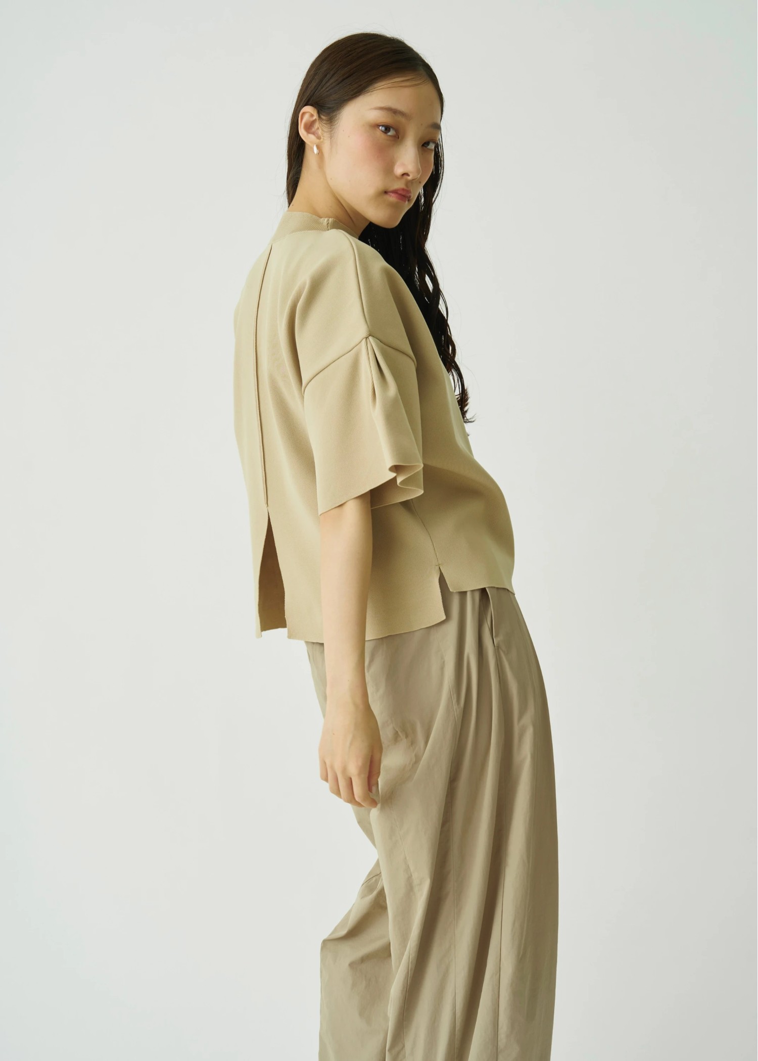 mockneck half sleeve tuck knit