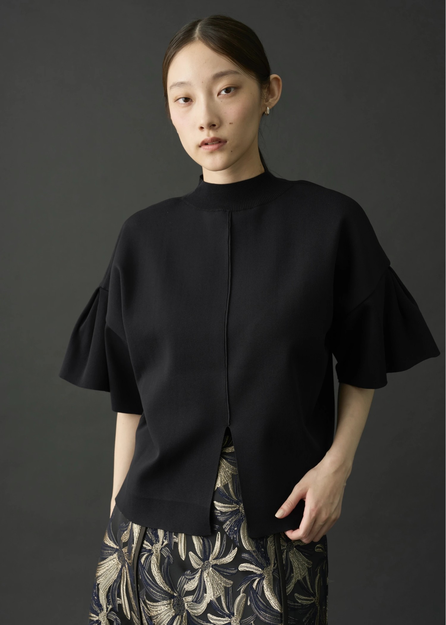 mockneck half sleeve tuck knit