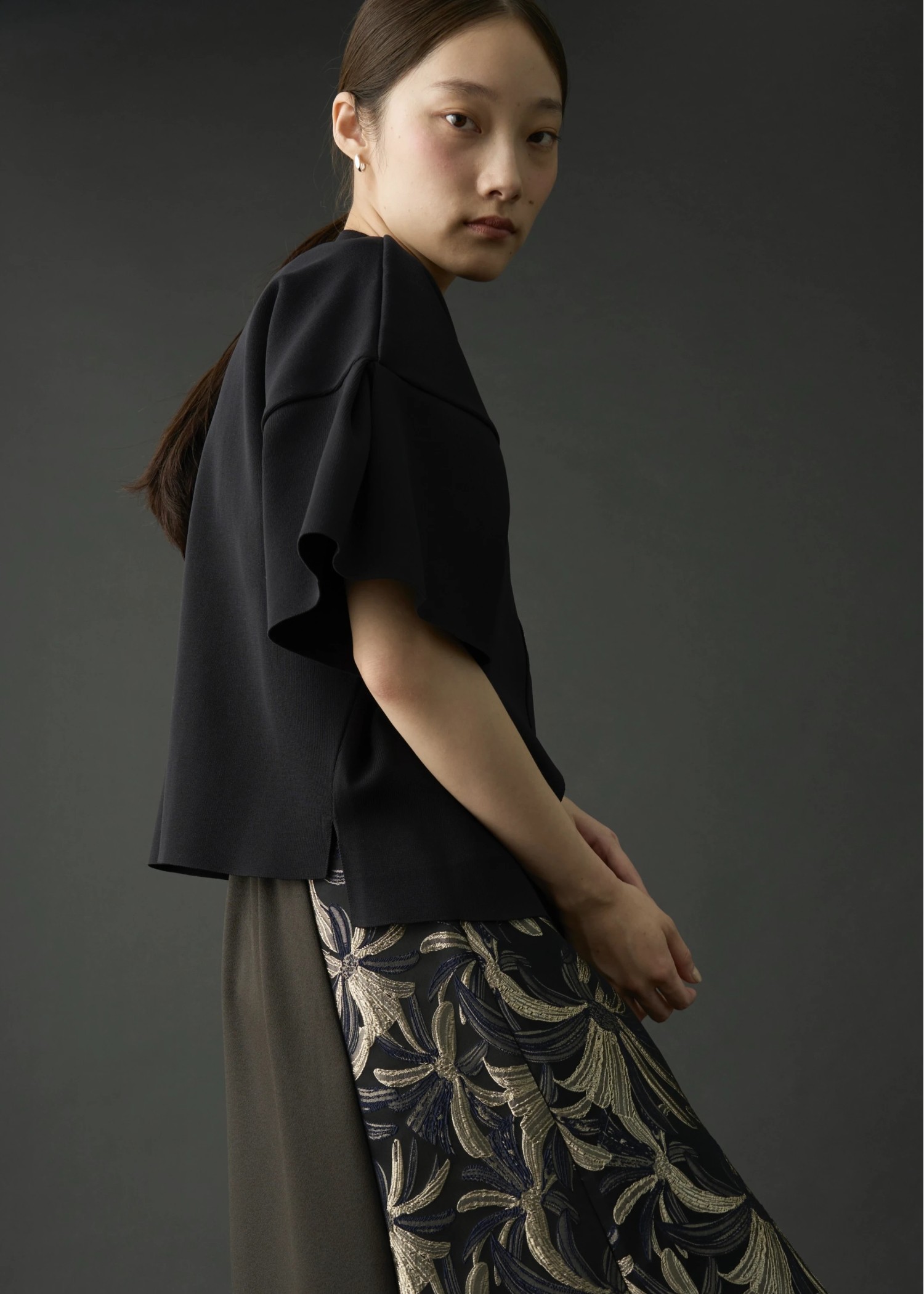 mockneck half sleeve tuck knit