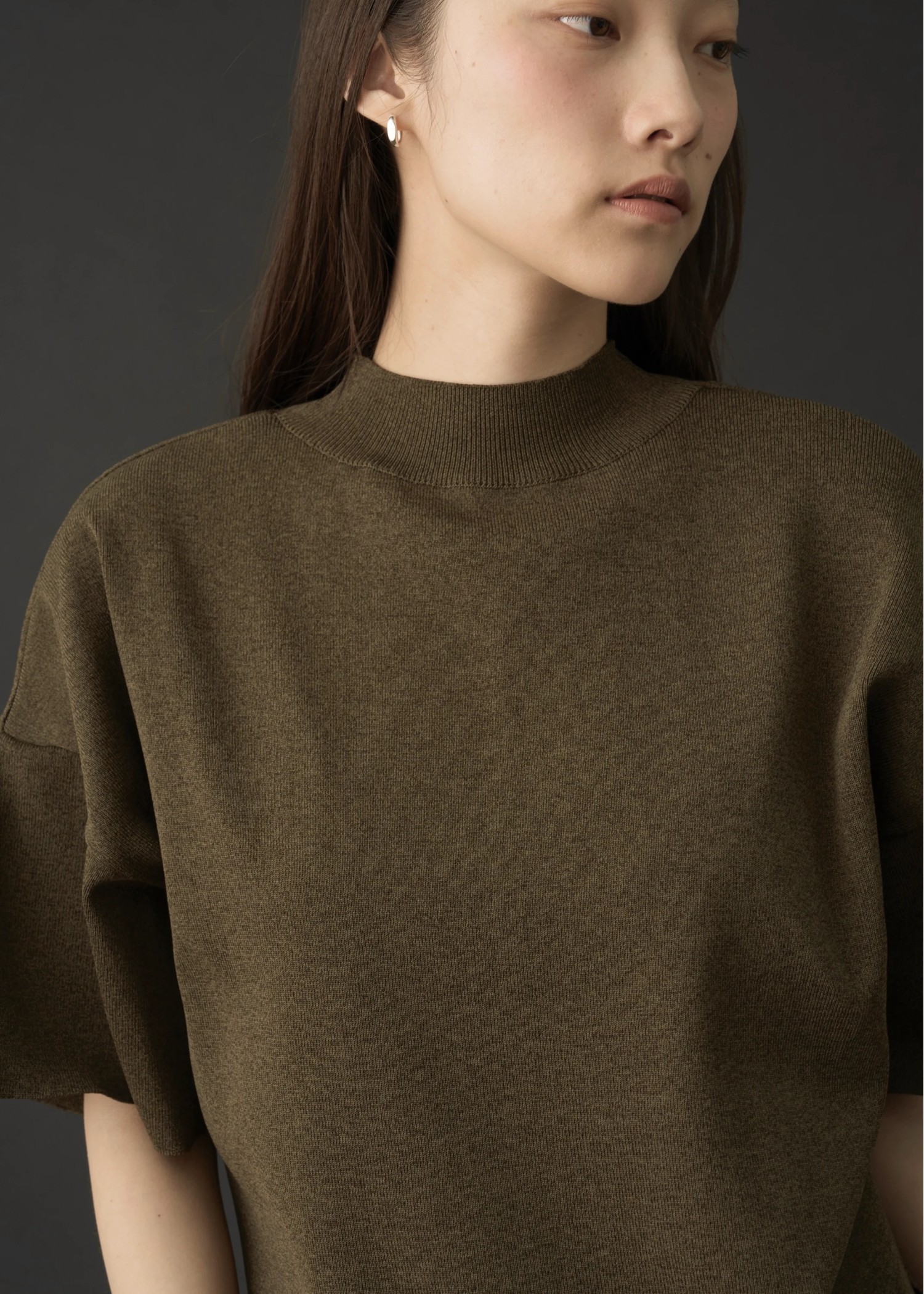 mockneck half sleeve tuck knit