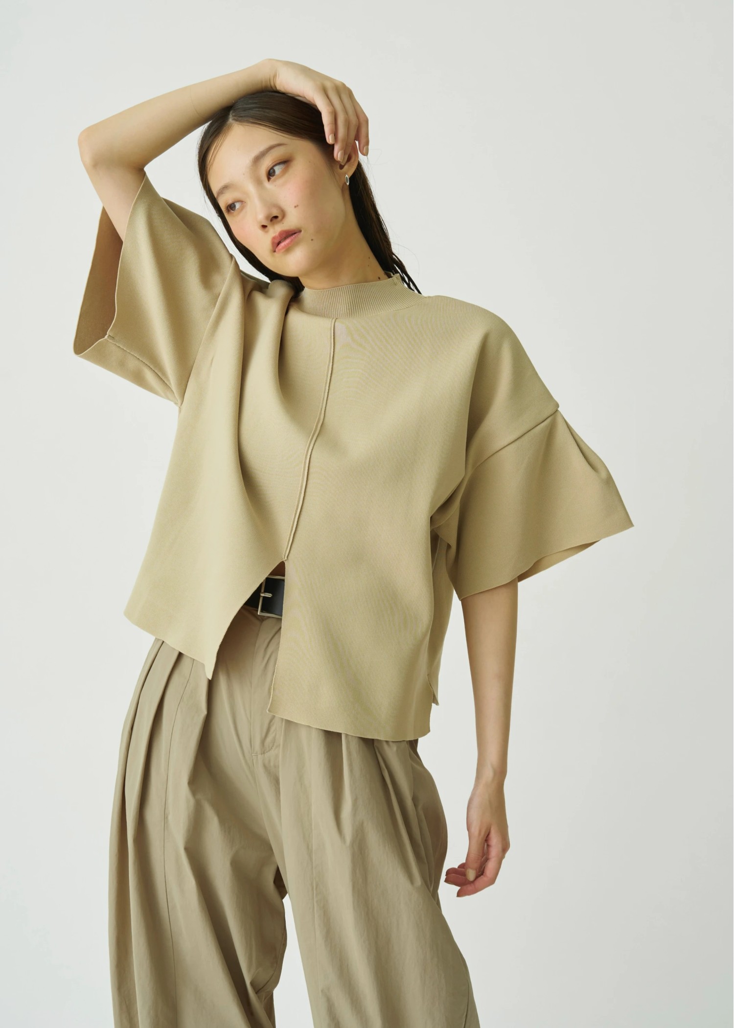 mockneck half sleeve tuck knit