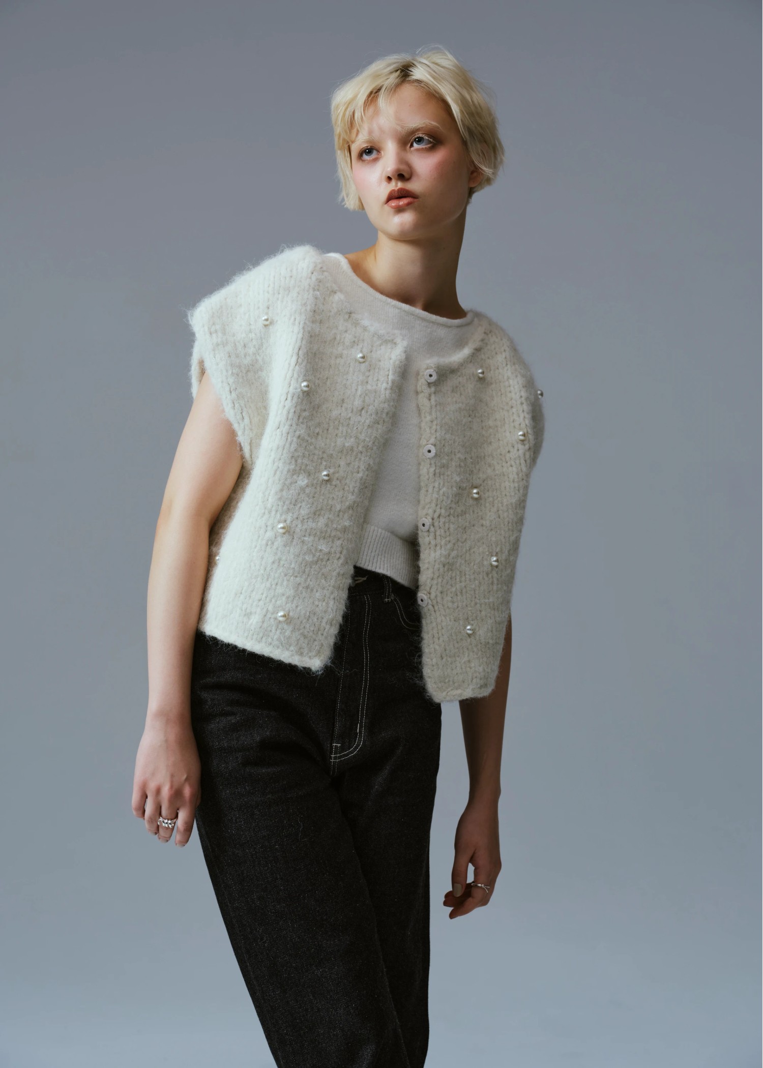 handmade random pearl knit vest