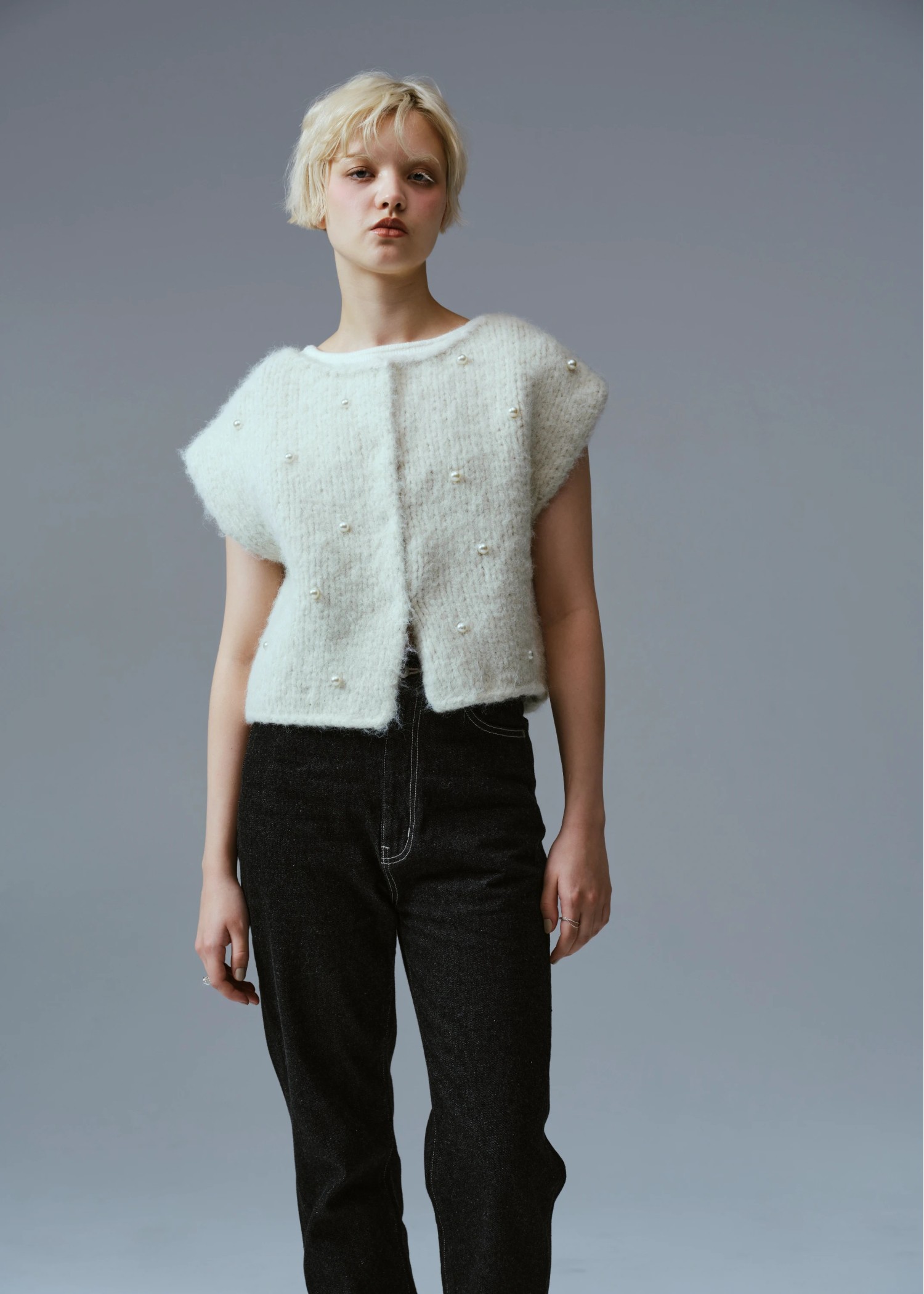 handmade random pearl knit vest