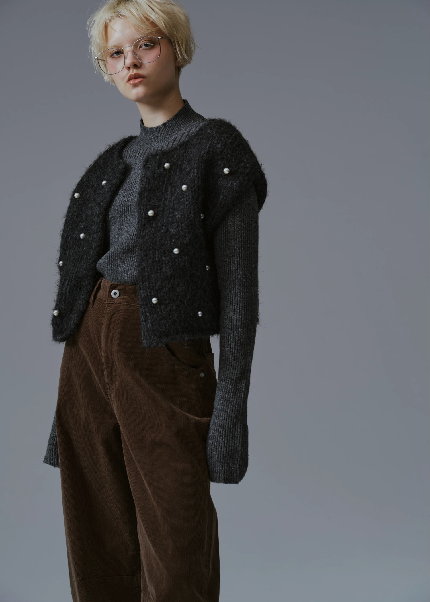 handmade random pearl knit vest